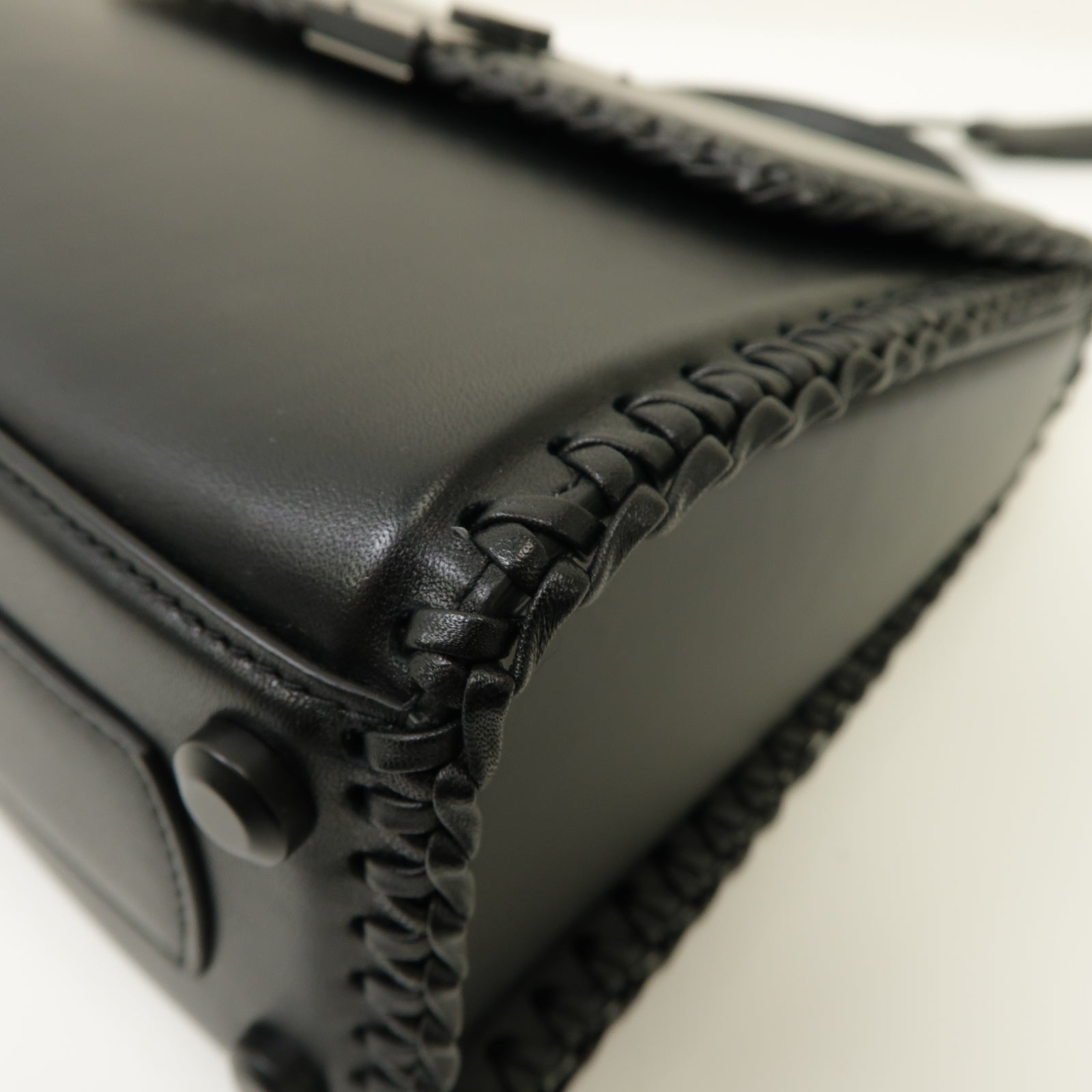 Salvatore Ferragamo 牛皮皮革Boxys Medium手挽肩背兩用袋黒色