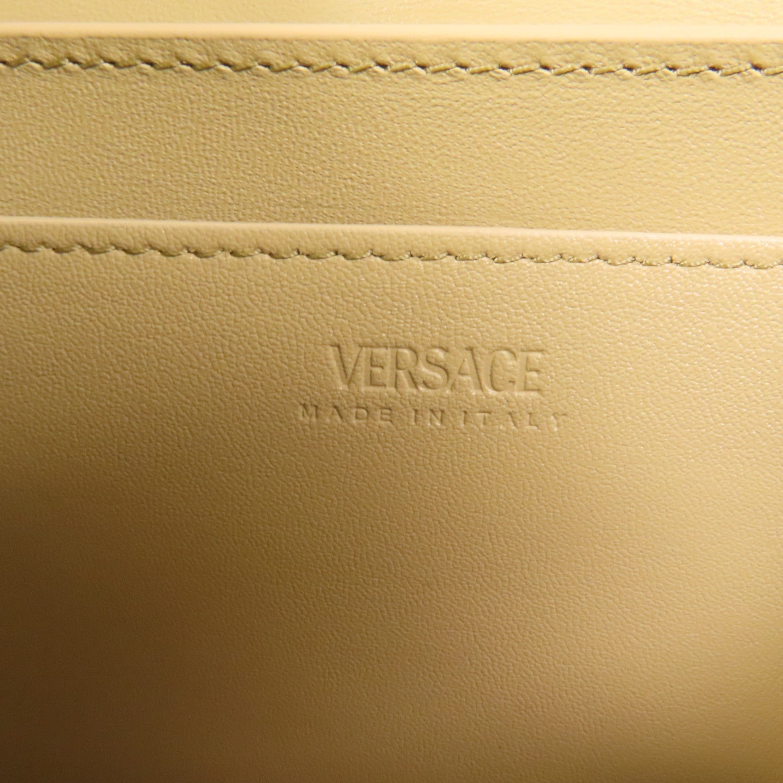 VERSACE 牛皮皮革Greca Goddness金扣肩背袋