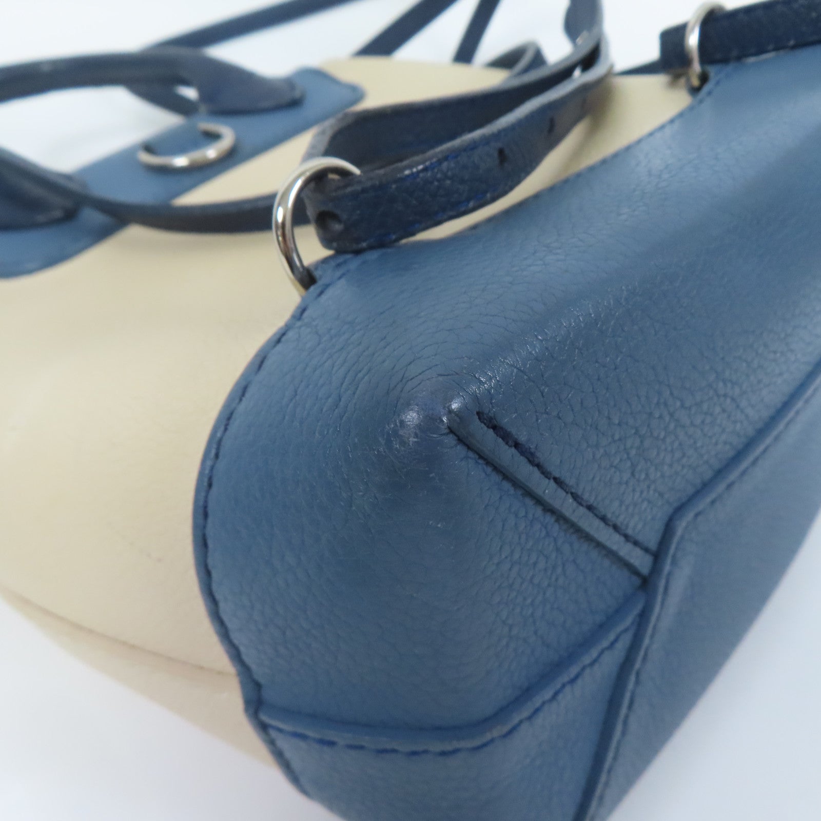 LOUIS VUITTON 牛皮皮革Lockme Backpack銀扣背包米色/藍色