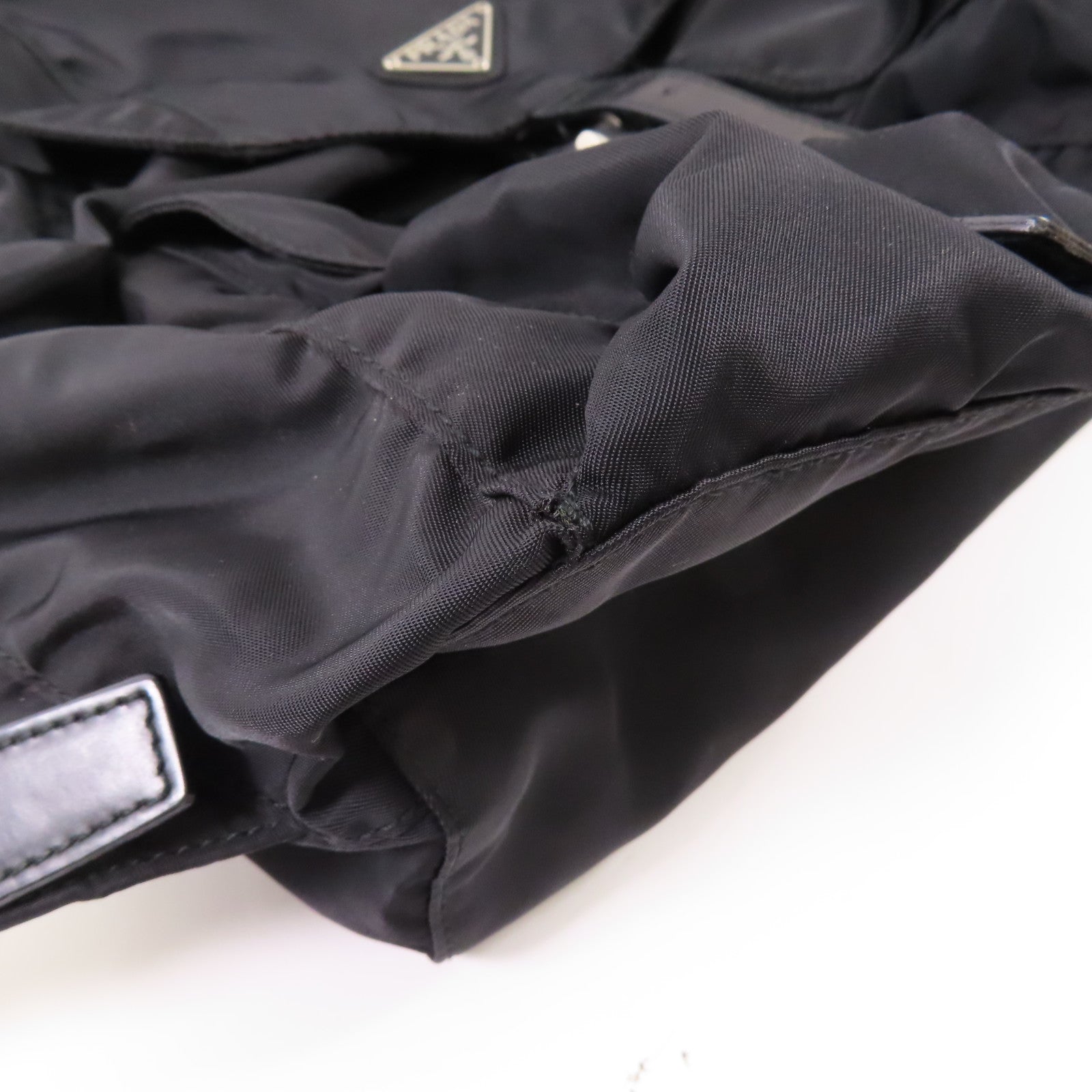 PRADA 尼龍Backpack銀扣背包