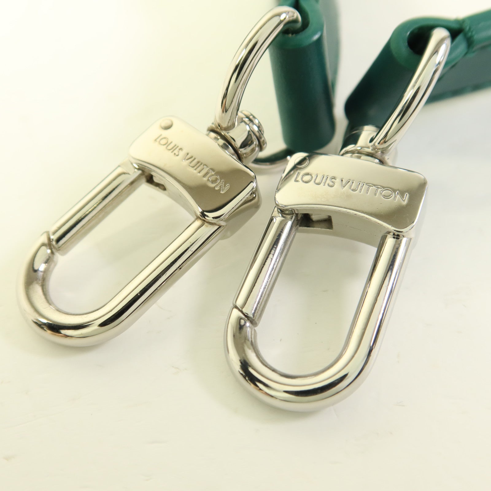 LOUIS VUITTON Aerogram Fastline銀扣肩背袋