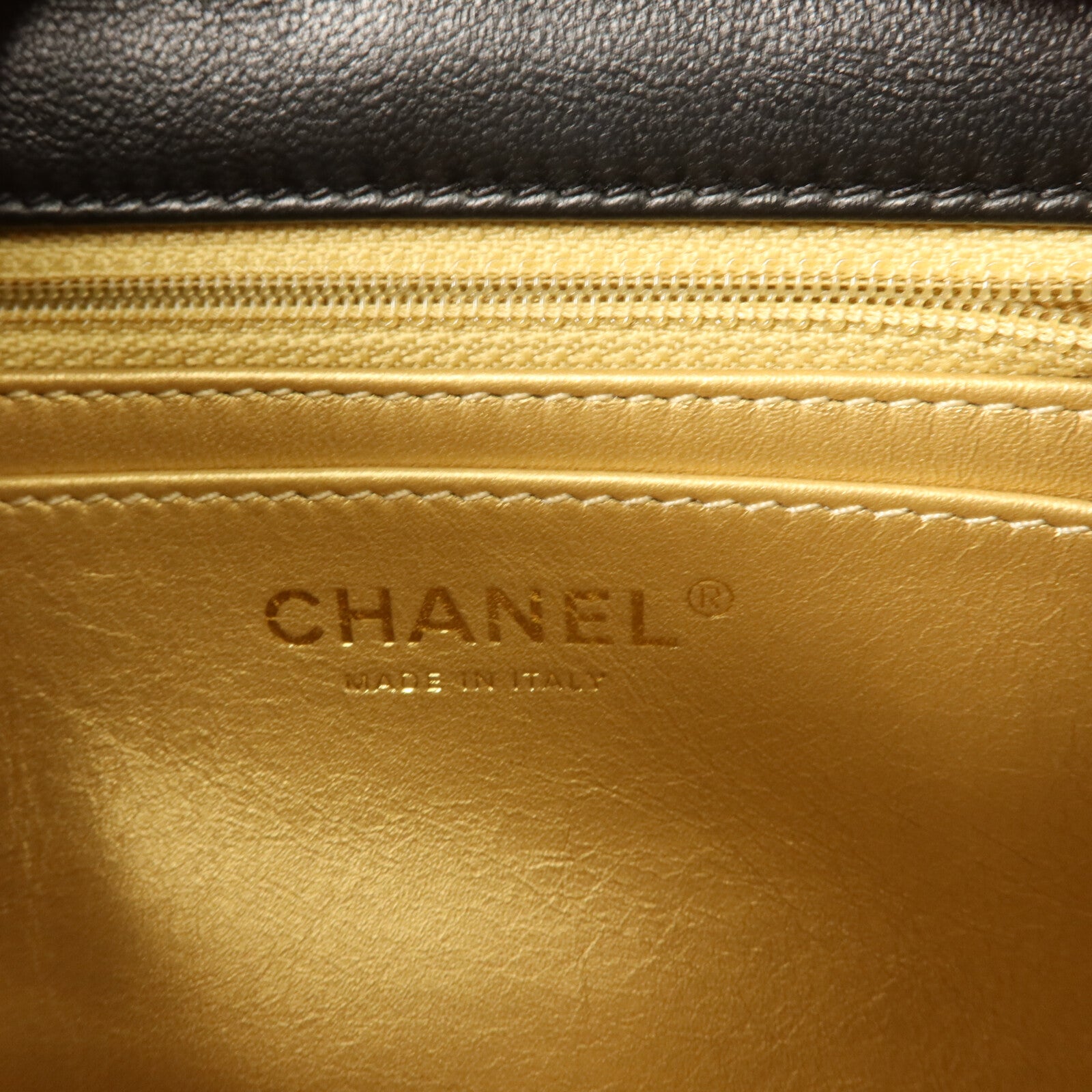 CHANEL 羊皮皮革Mini Classic 17 With Gold Ball鏈帶肩背袋