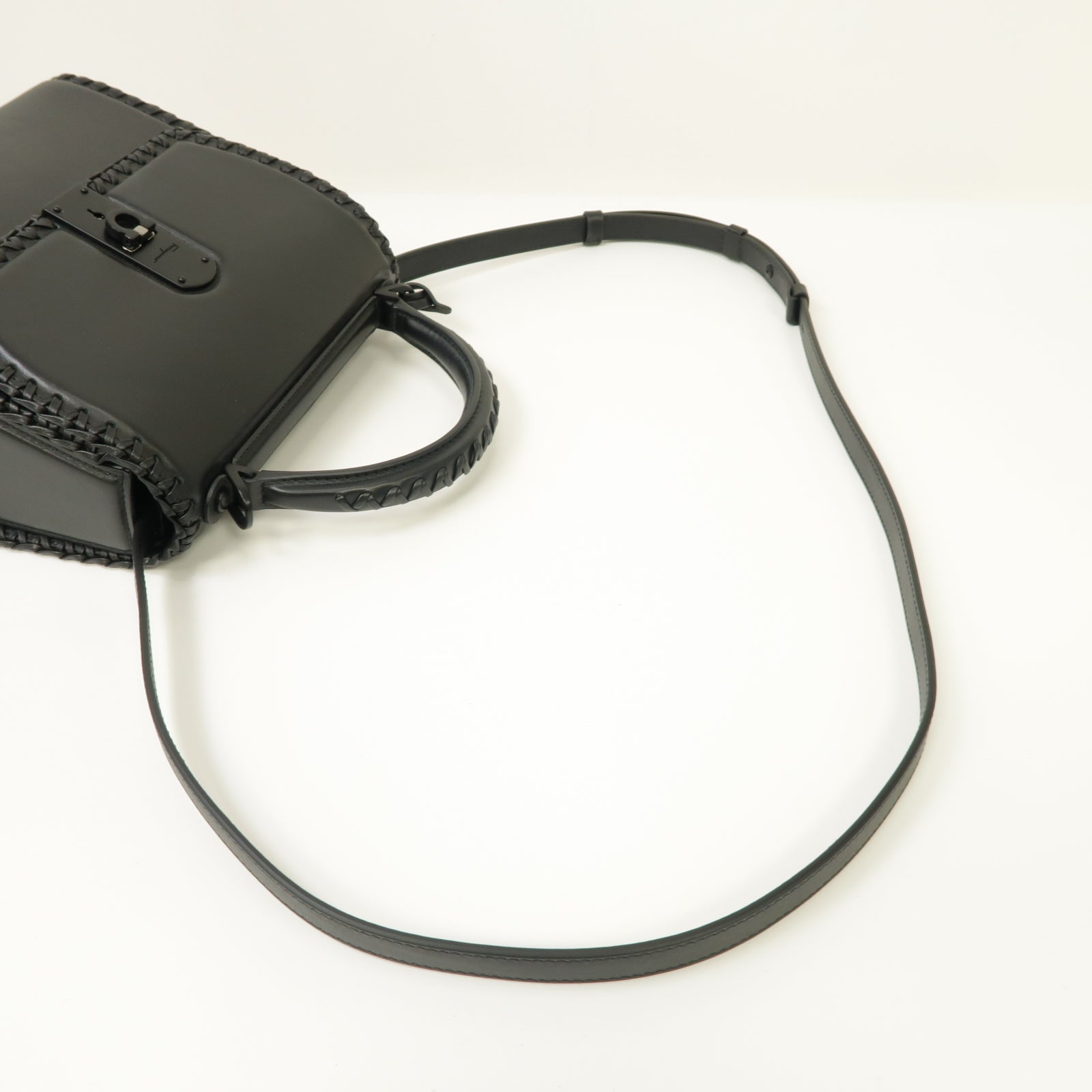 Salvatore Ferragamo 牛皮皮革Boxys Medium手挽肩背兩用袋黒色