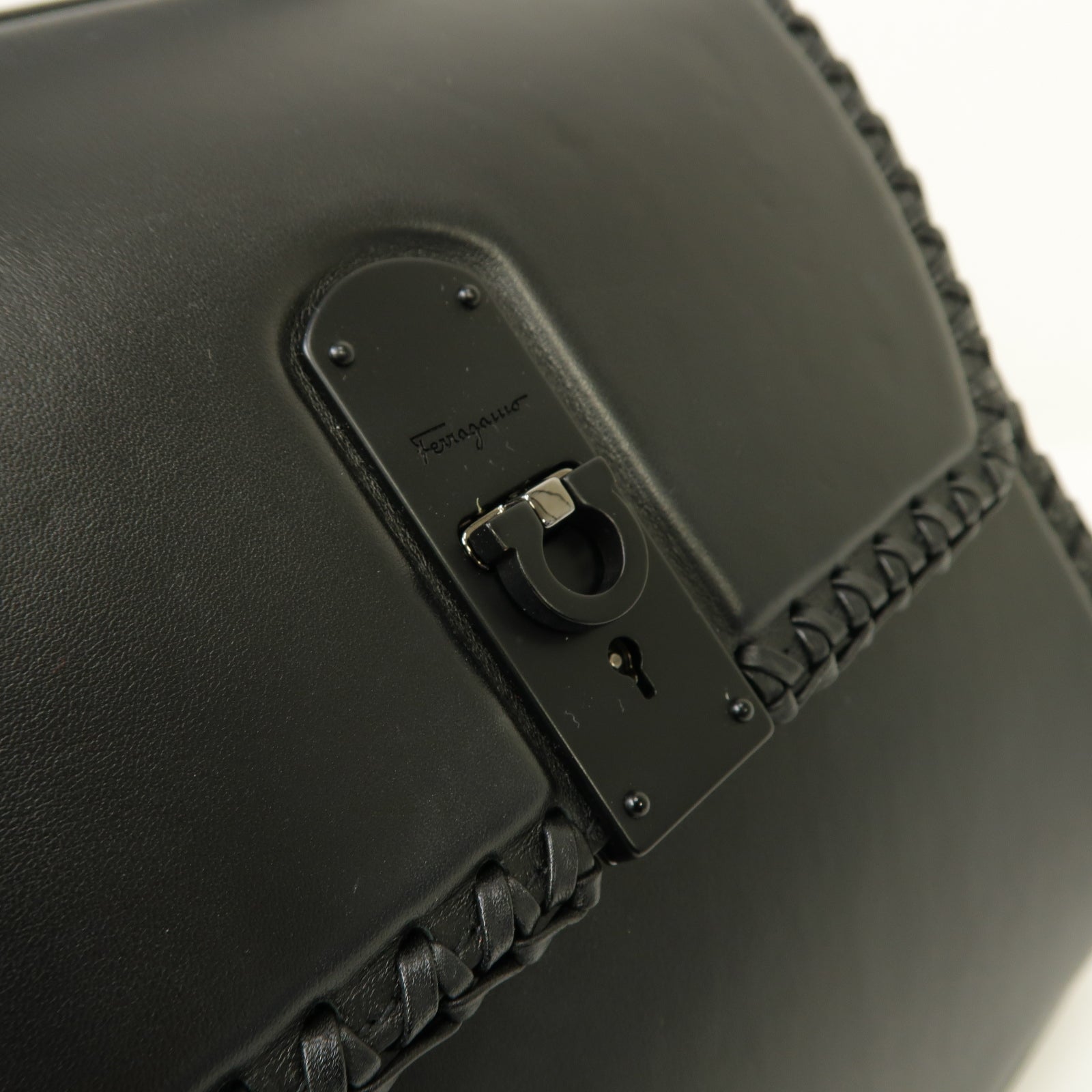 Salvatore Ferragamo 牛皮皮革Boxys Medium手挽肩背兩用袋黒色
