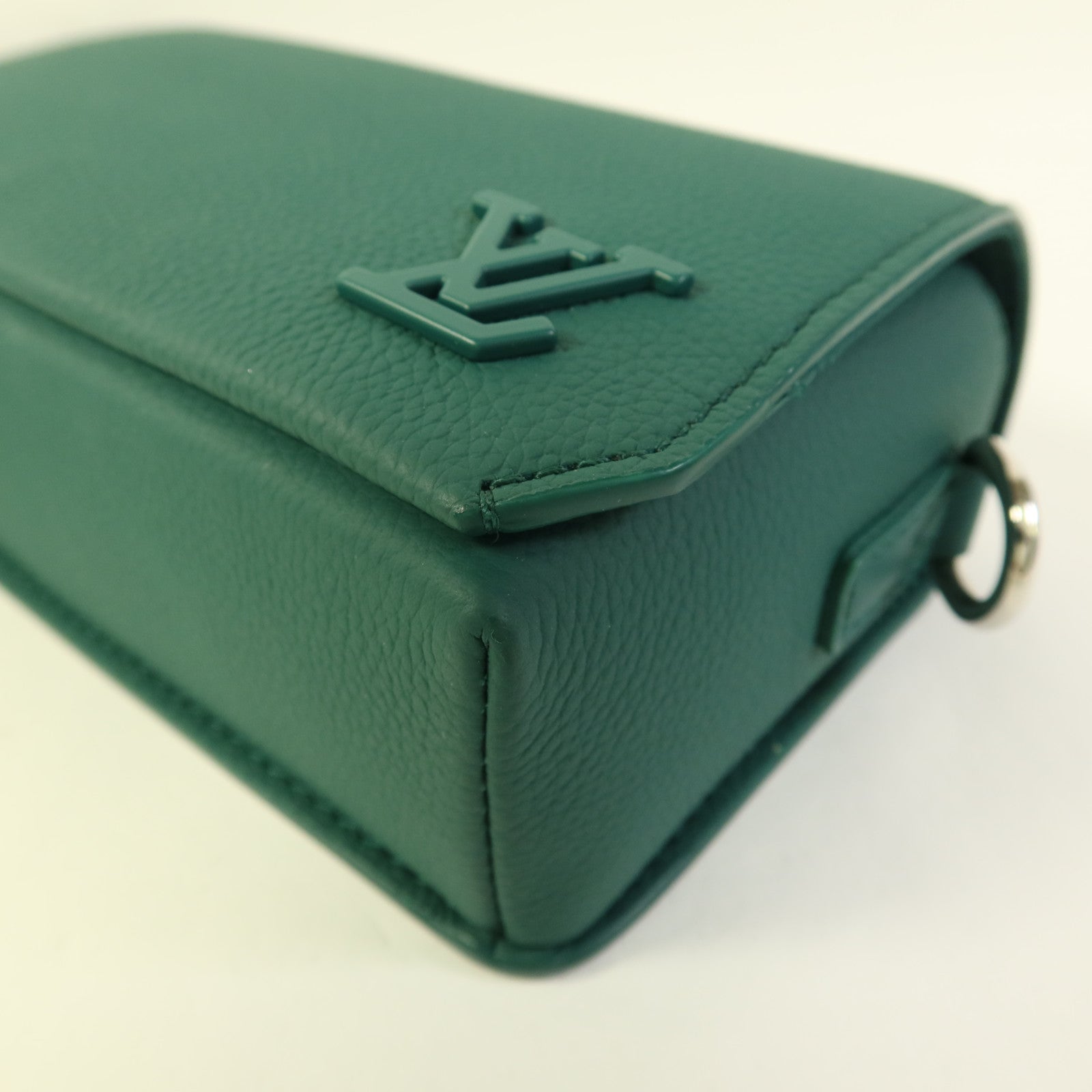 LOUIS VUITTON Aerogram Fastline銀扣肩背袋