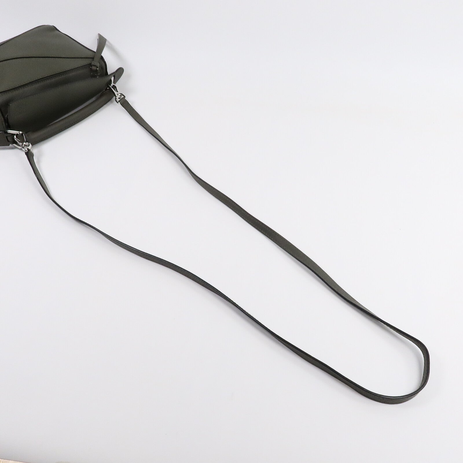 LOEWE 牛皮皮革Puzzle Edge Minie手挽肩背兩用袋