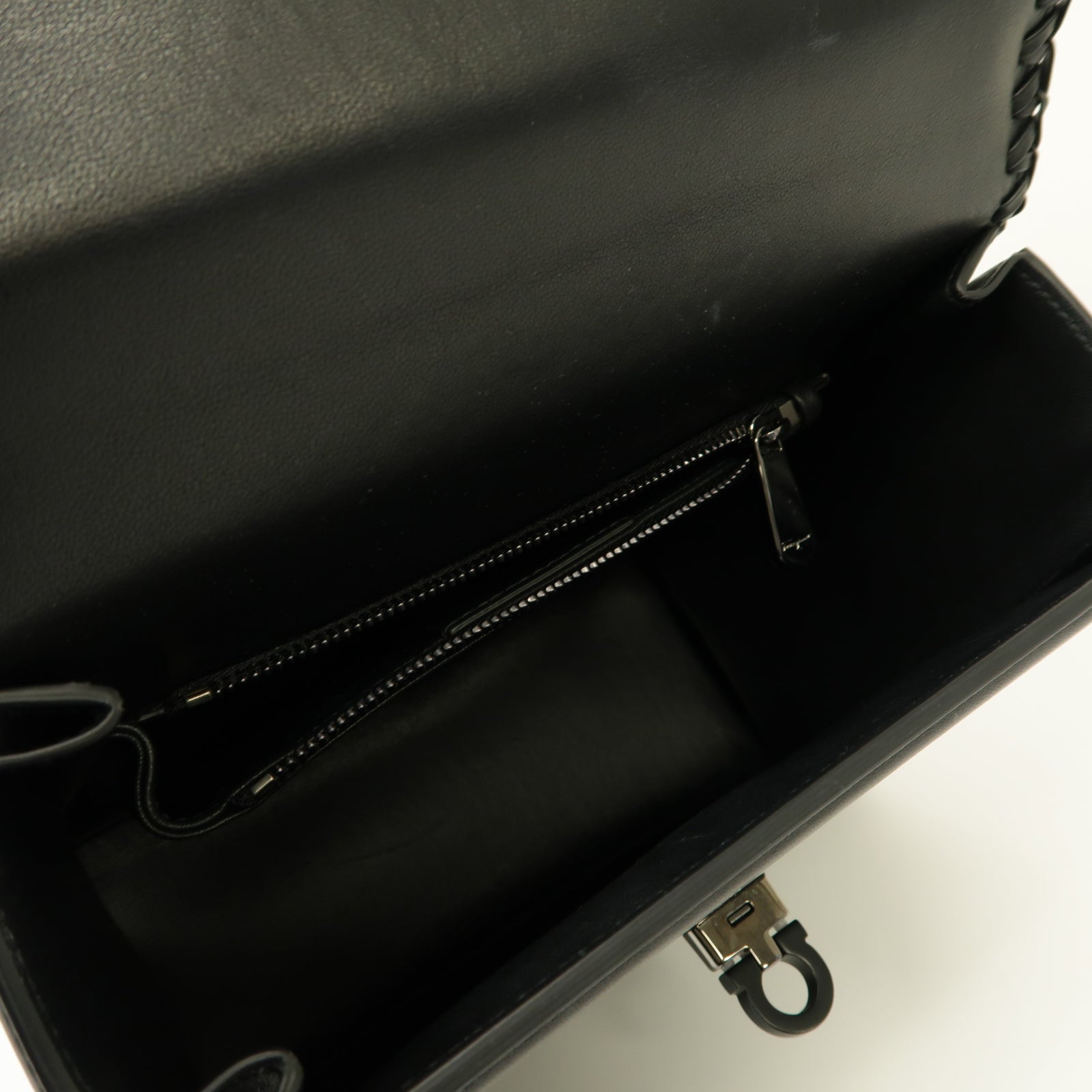 Salvatore Ferragamo 牛皮皮革Boxys Medium手挽肩背兩用袋黒色