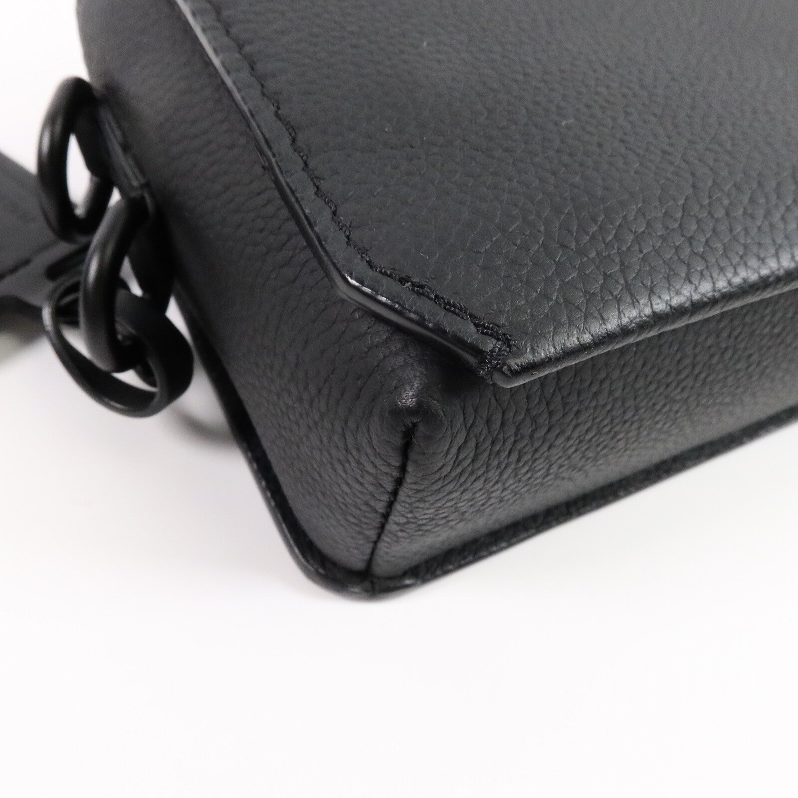 LOUIS VUITTON 牛皮皮革Fastline Wearable Wallet肩背袋