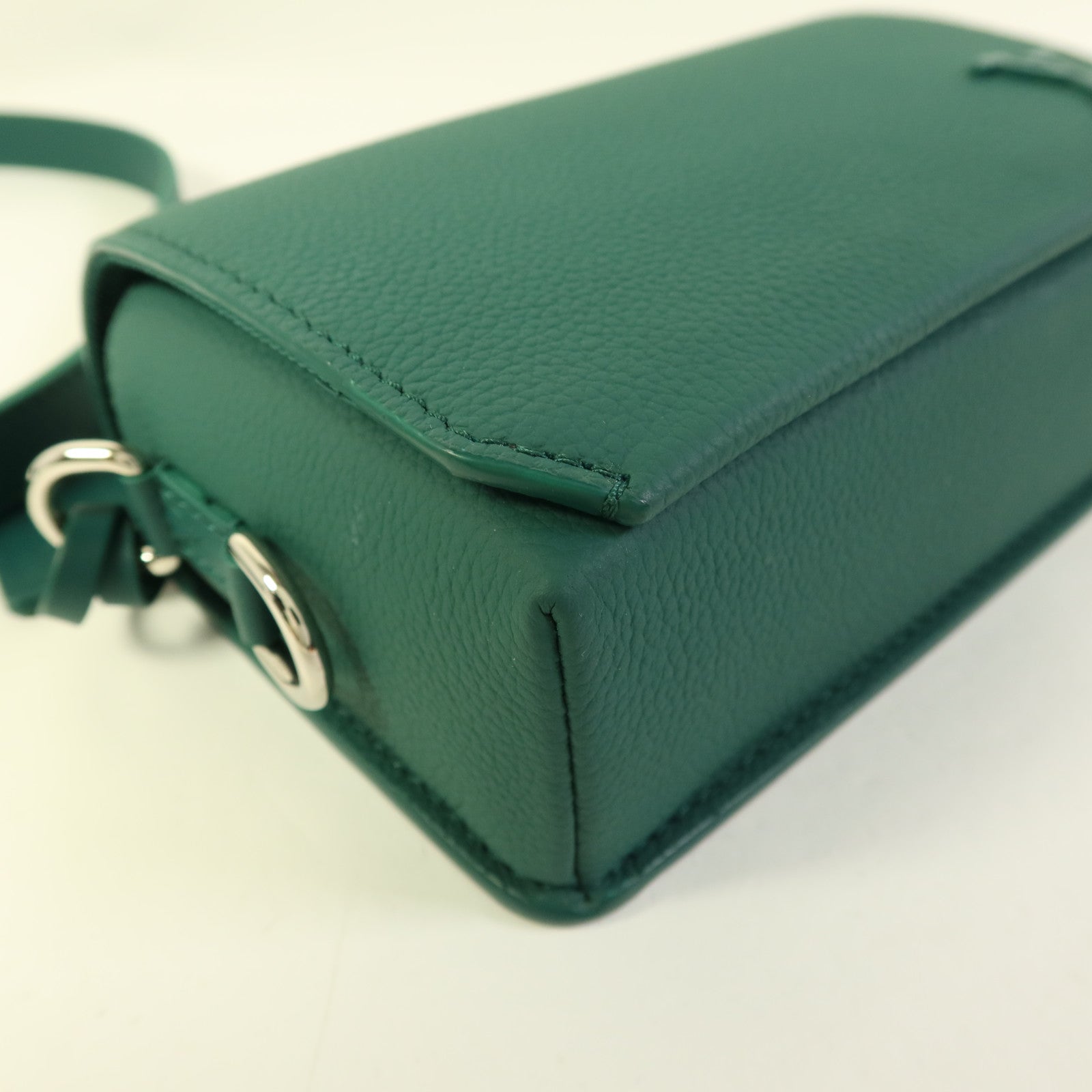 LOUIS VUITTON Aerogram Fastline銀扣肩背袋