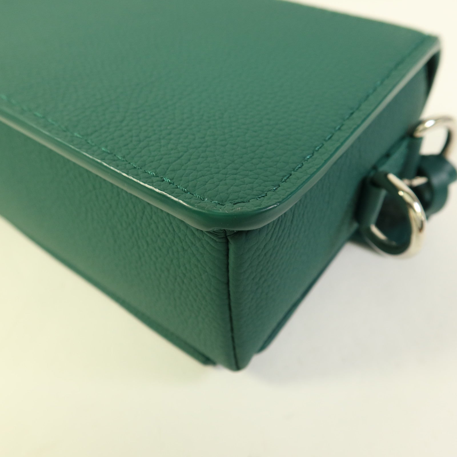 LOUIS VUITTON Aerogram Fastline銀扣肩背袋