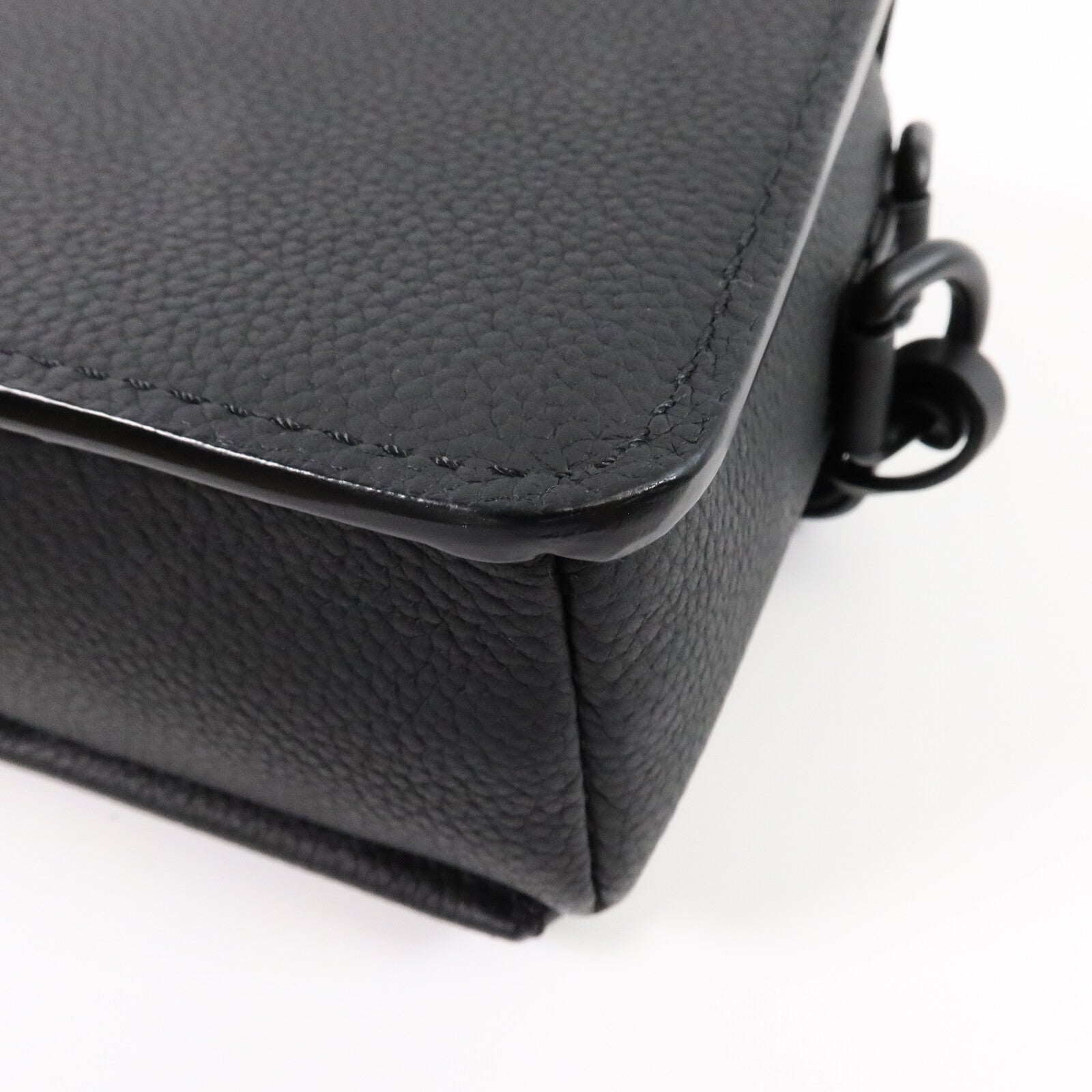 LOUIS VUITTON 牛皮皮革Fastline Wearable Wallet肩背袋