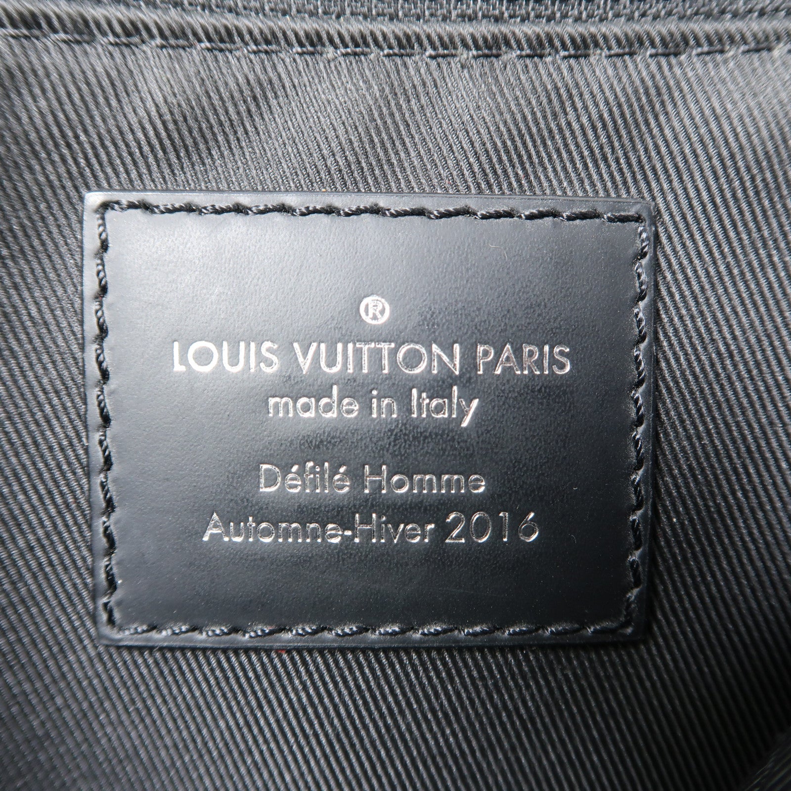 LOUIS VUITTON Monogram Eclipse Messenger PM Voyager銀扣肩背袋