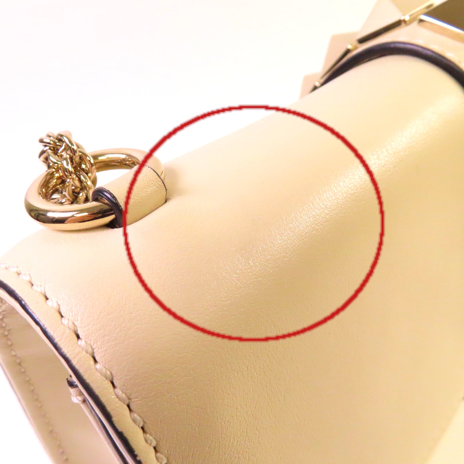 Valentino 牛皮皮革Garanani Lock Chain Shoulder Bag金扣鏈帶肩背袋米白色