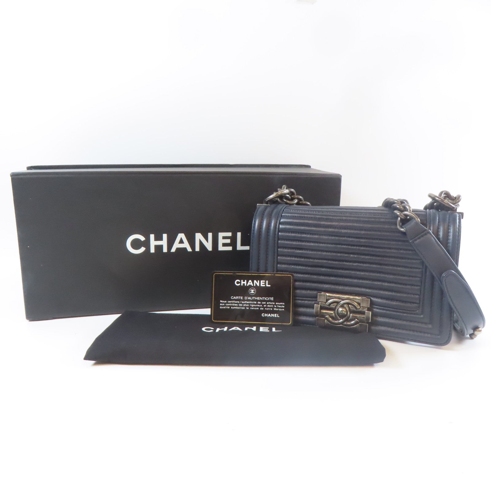 CHANEL 【激減優惠】羊皮皮革Chanel Boy 20cm黑扣鏈帶肩背袋深藍色