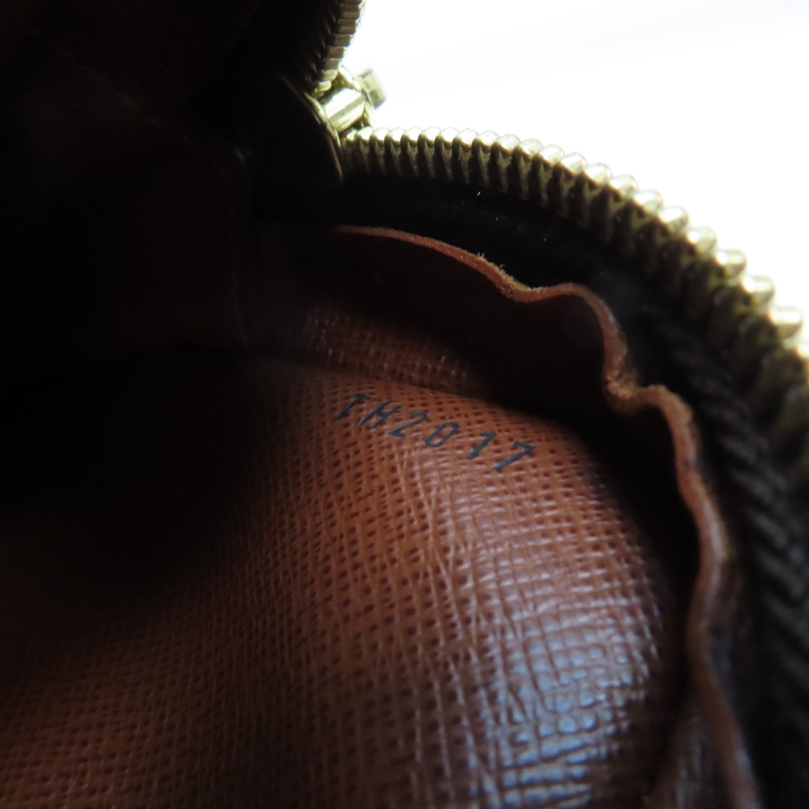LOUIS VUITTON 【激減優惠】Monogram Amazon金扣肩背袋啡色