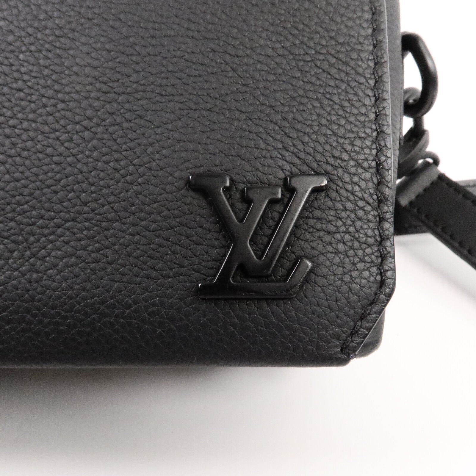 LOUIS VUITTON 牛皮皮革Fastline Wearable Wallet肩背袋