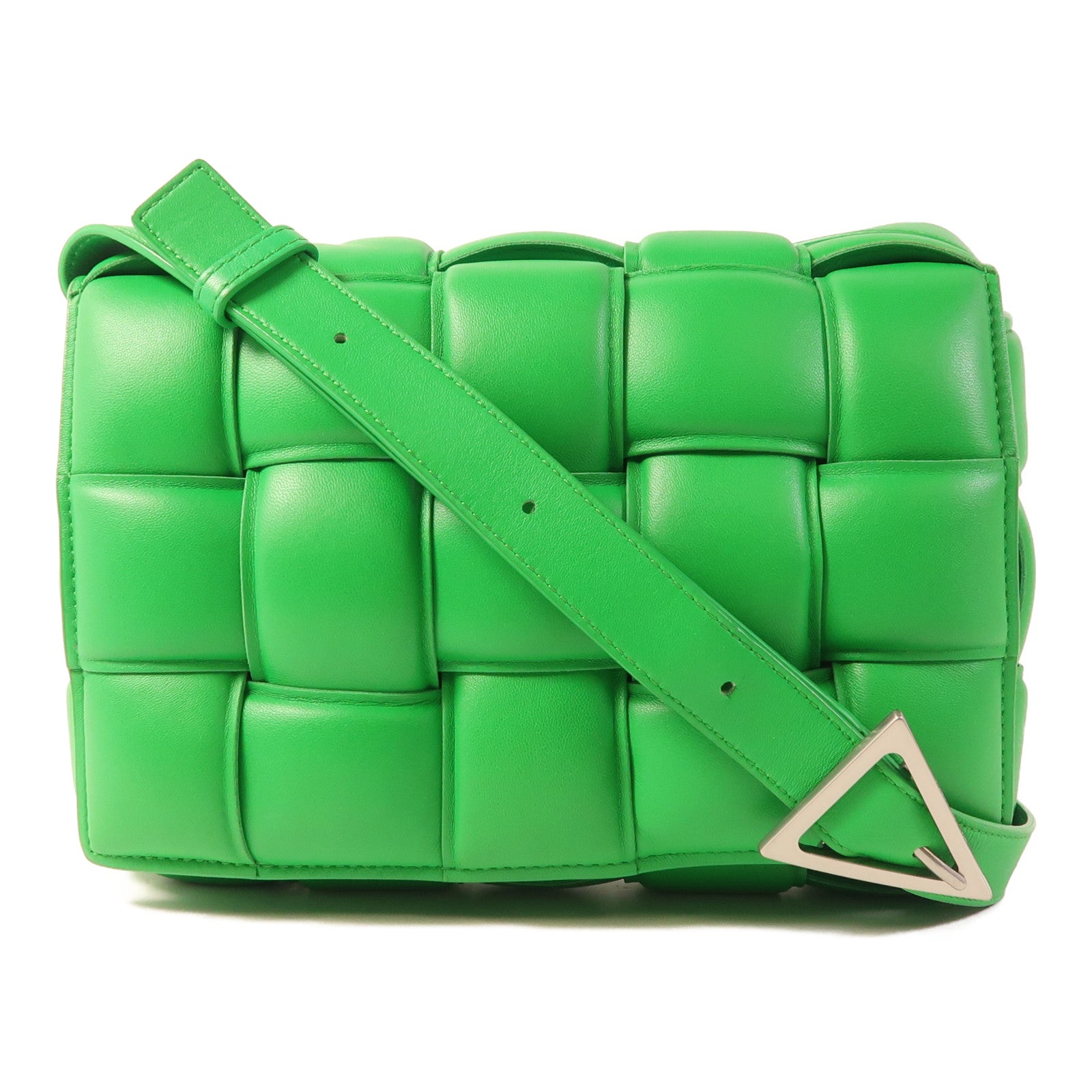 BOTTEGA VENETA 皮革Padded Cassette銀扣肩背袋