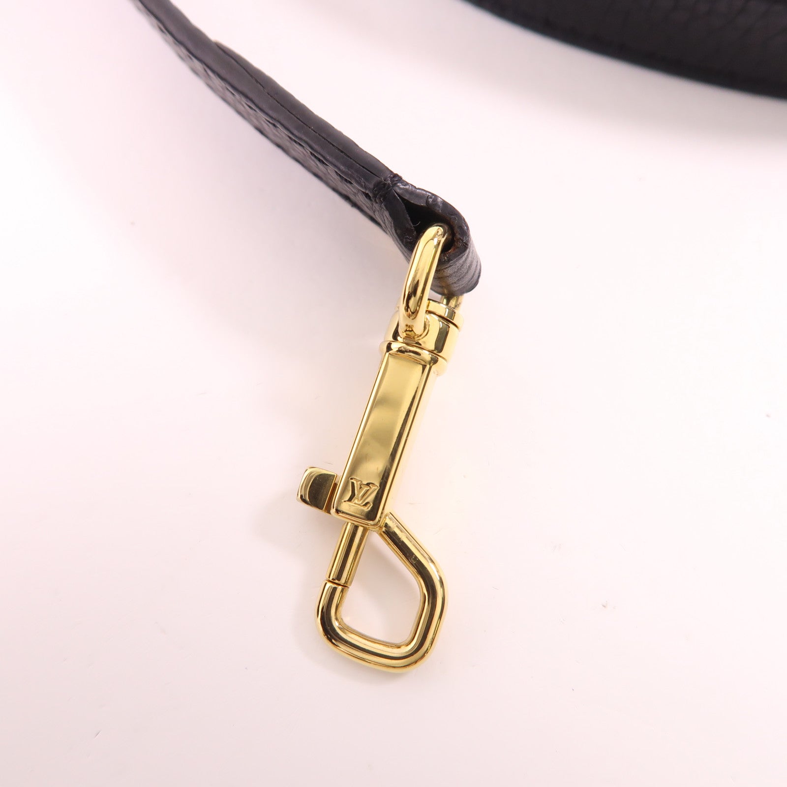 LOUIS VUITTON Taurillon Volta金扣手挽肩背兩用袋