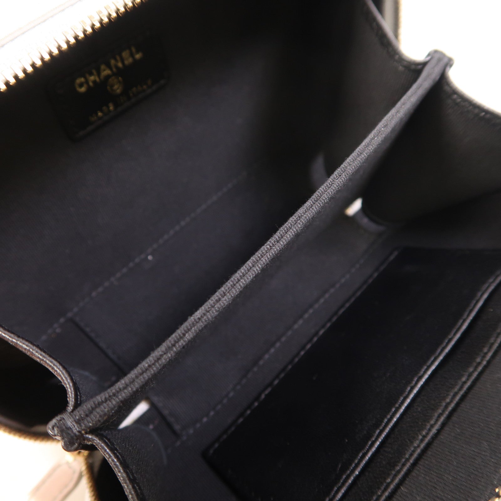 CHANEL 【激減優惠】牛皮皮革Vanity Case金扣鏈帶手挽肩背兩用袋