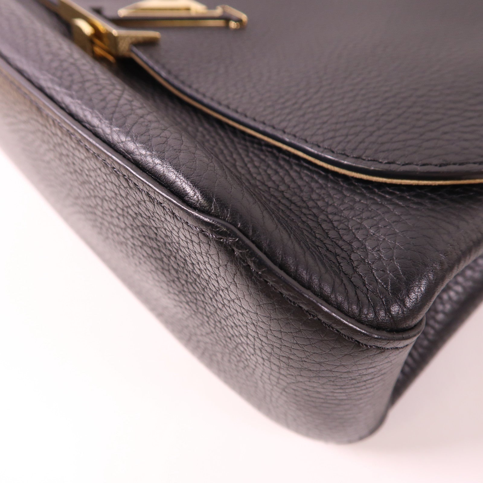 LOUIS VUITTON Taurillon Volta金扣手挽肩背兩用袋