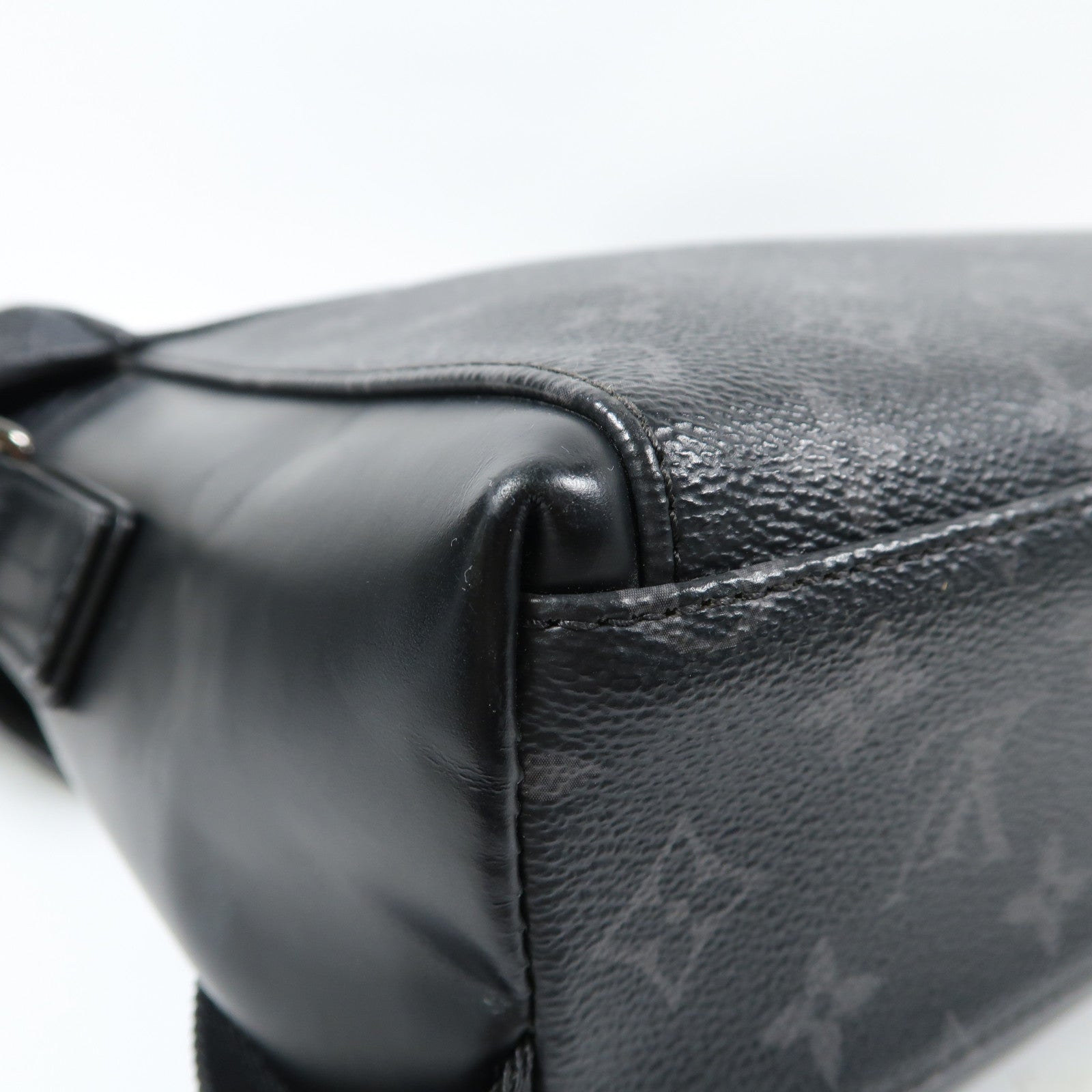 LOUIS VUITTON Monogram Eclipse Messenger PM Voyager銀扣肩背袋