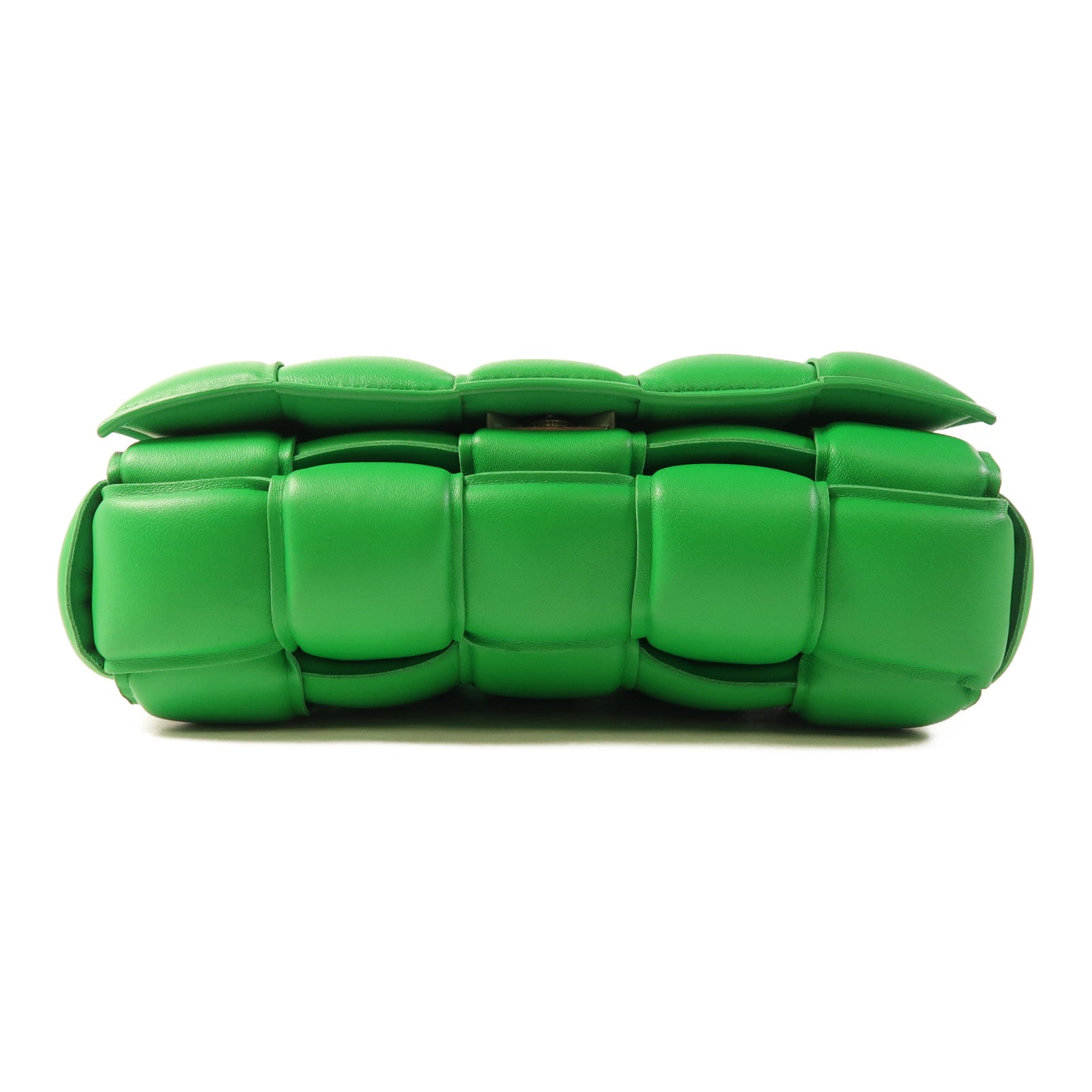 BOTTEGA VENETA 皮革Padded Cassette銀扣肩背袋