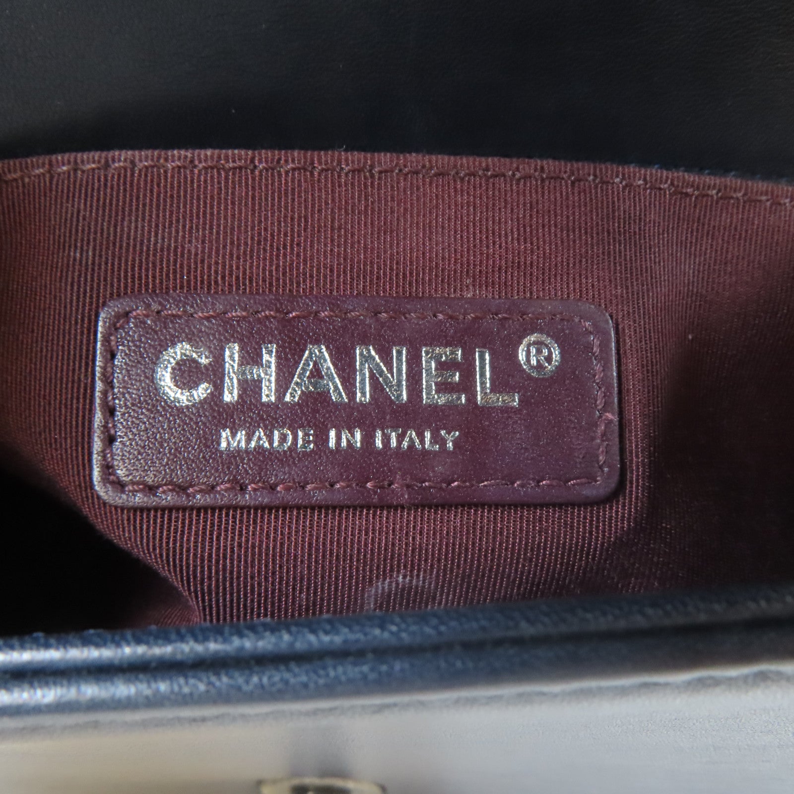 CHANEL 【激減優惠】羊皮皮革Chanel Boy 20cm黑扣鏈帶肩背袋深藍色