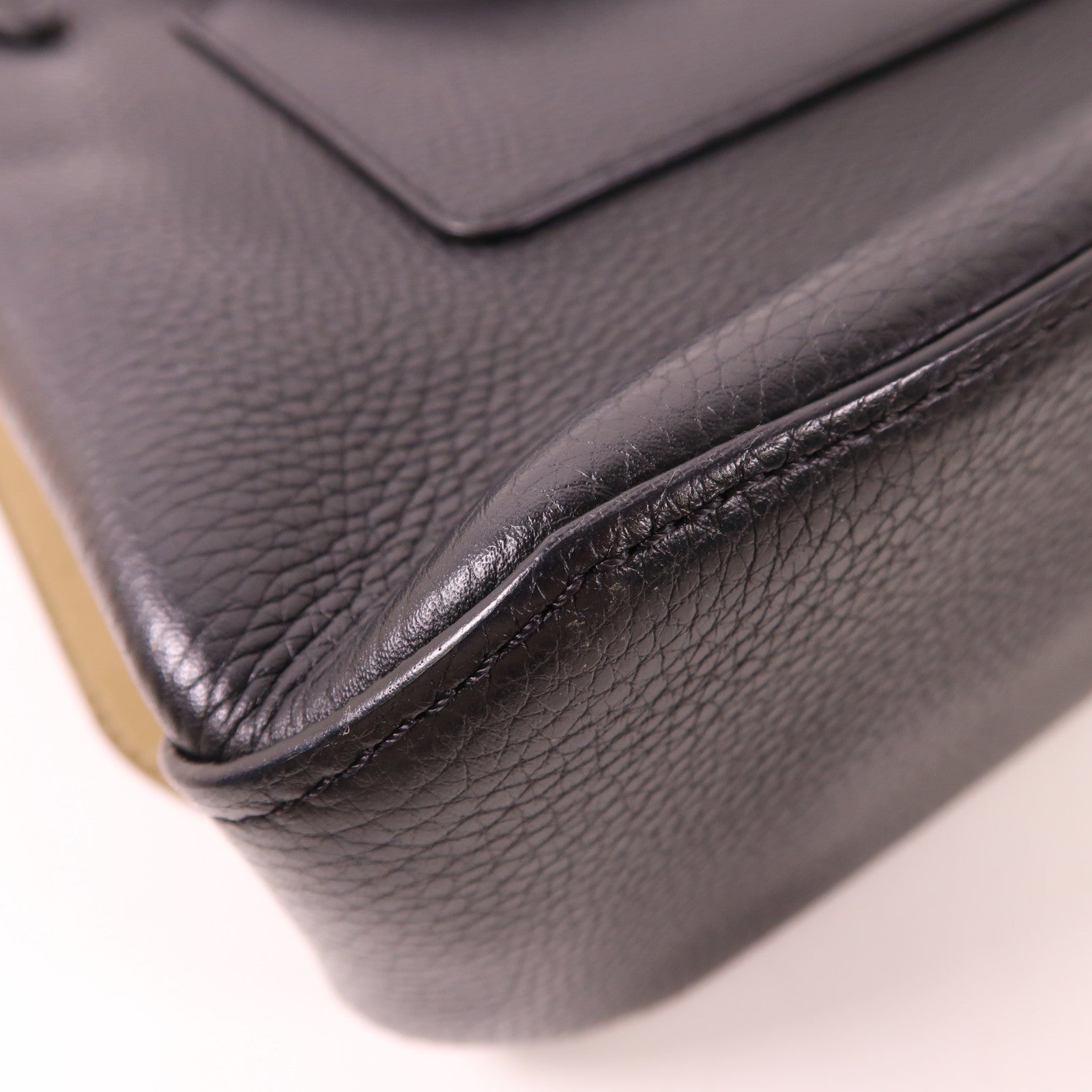 LOUIS VUITTON Taurillon Volta金扣手挽肩背兩用袋