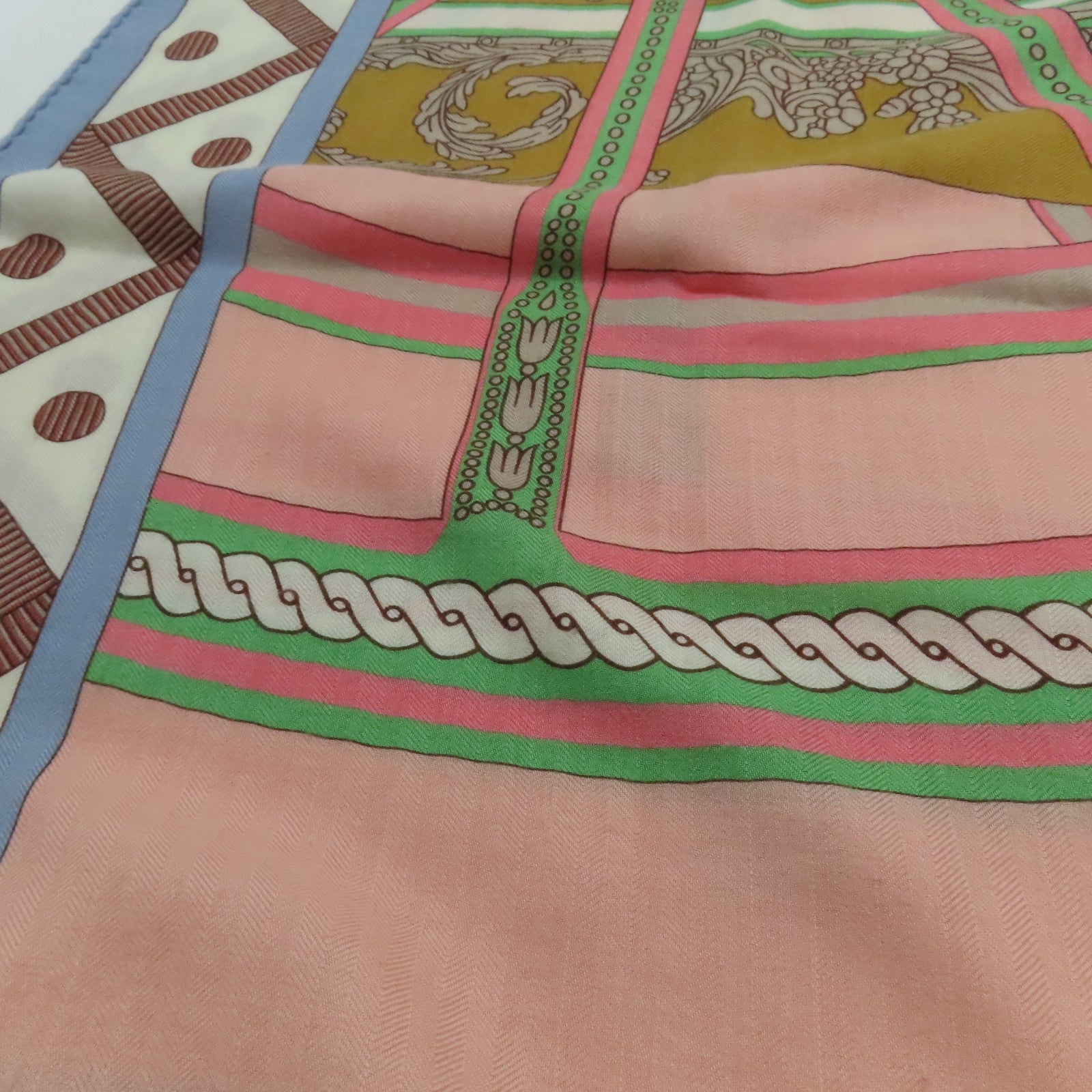 HERMES 【激減優惠】羊絨/絲質Scarf圍巾彩色