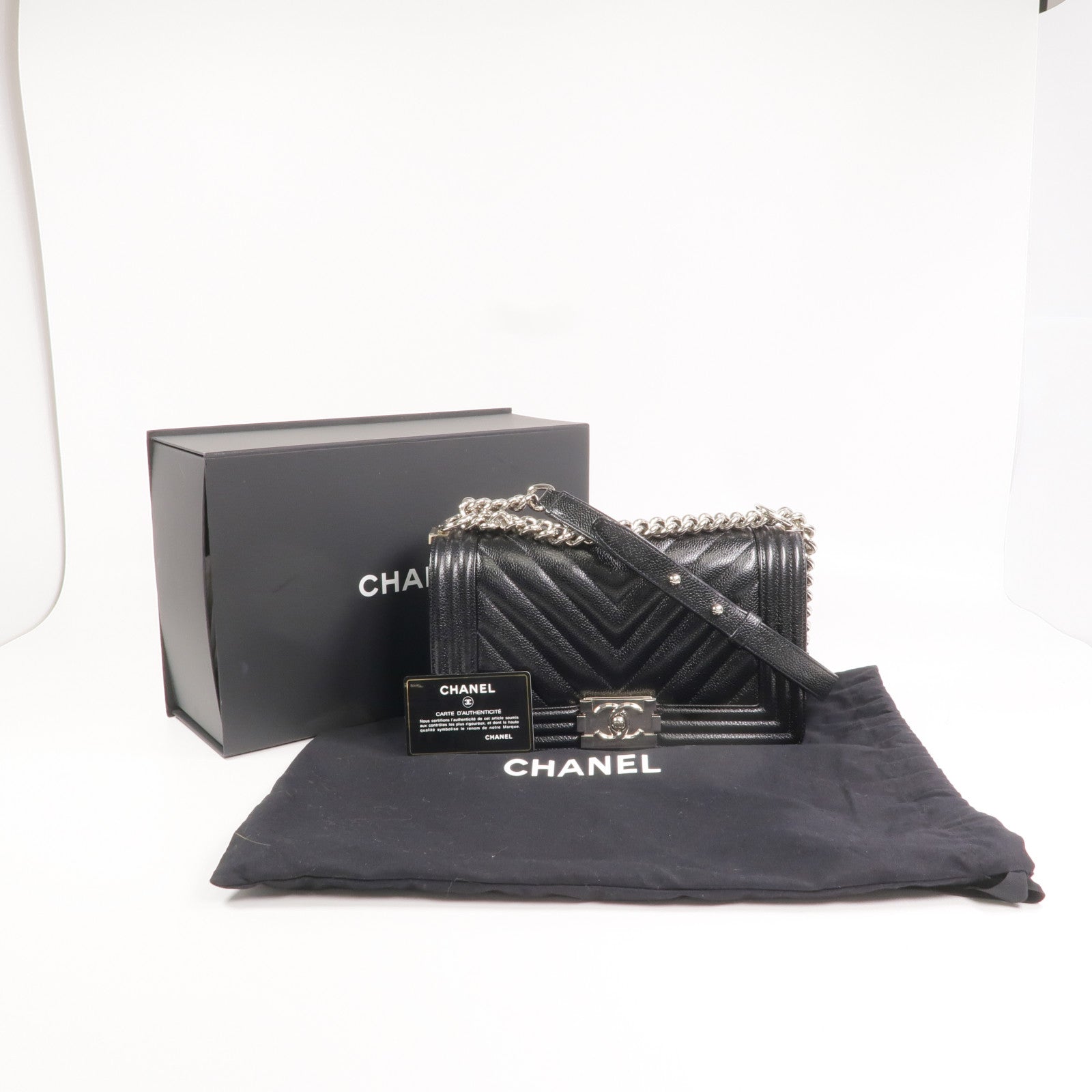 CHANEL 牛皮皮革Boy 25銀扣鏈帶肩背袋