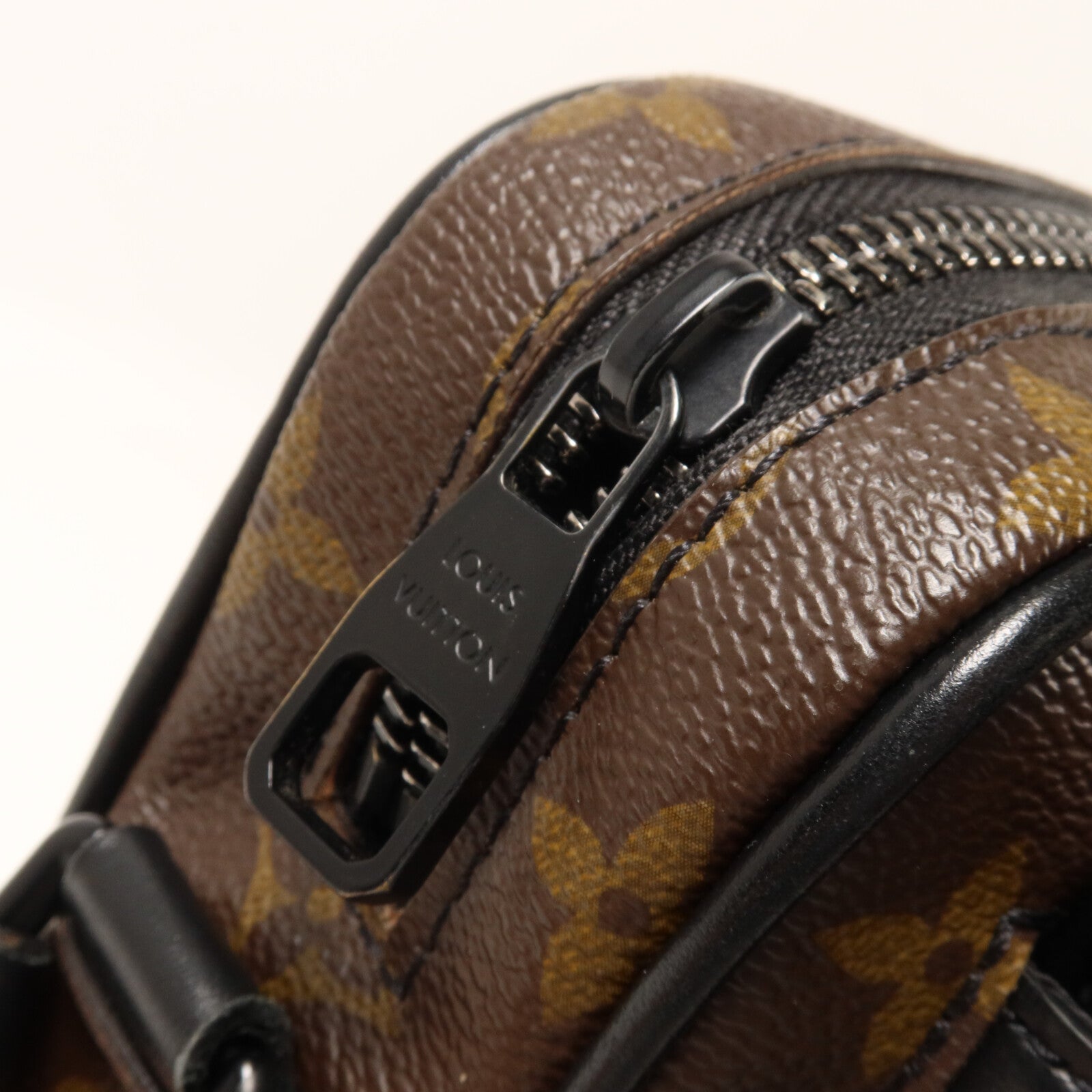 LOUIS VUITTON Monogram Macassar Christopher Wearable Wallet肩背袋