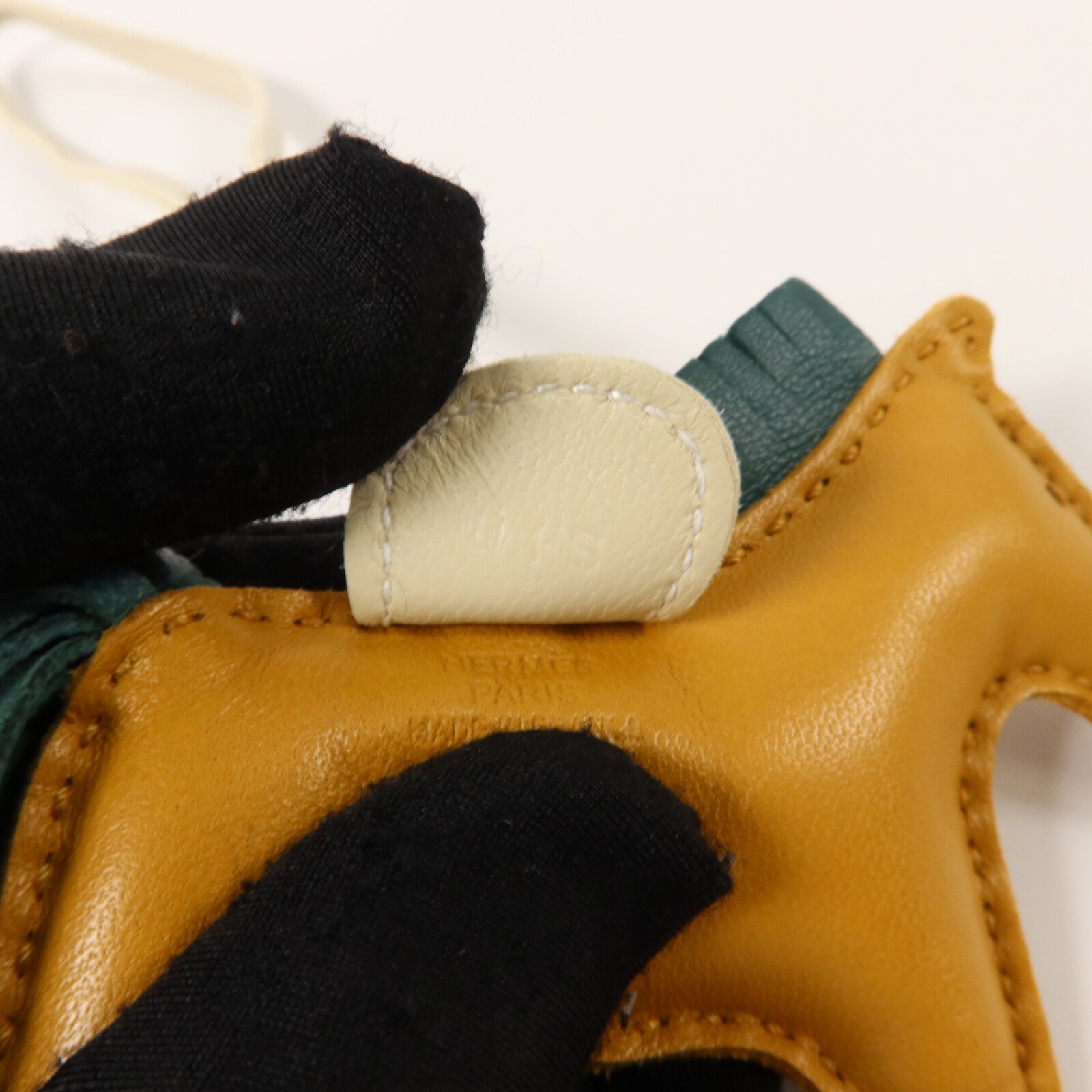 HERMES 【激減優惠】Milo皮革Rodeo PM掛飾Sesame/Menthe/Craie