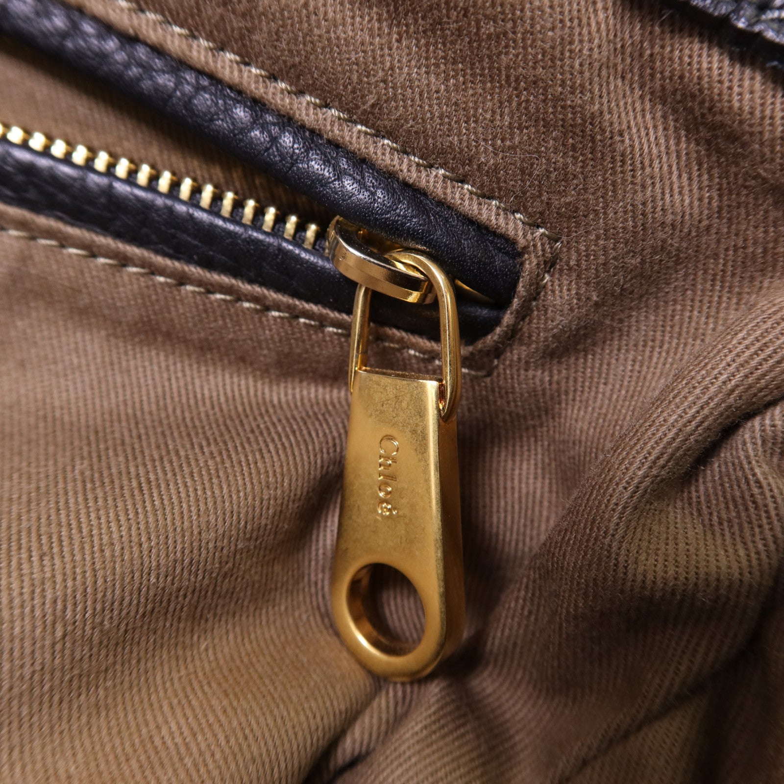 Chloe 牛皮皮革Marcie Saddle金扣肩背袋