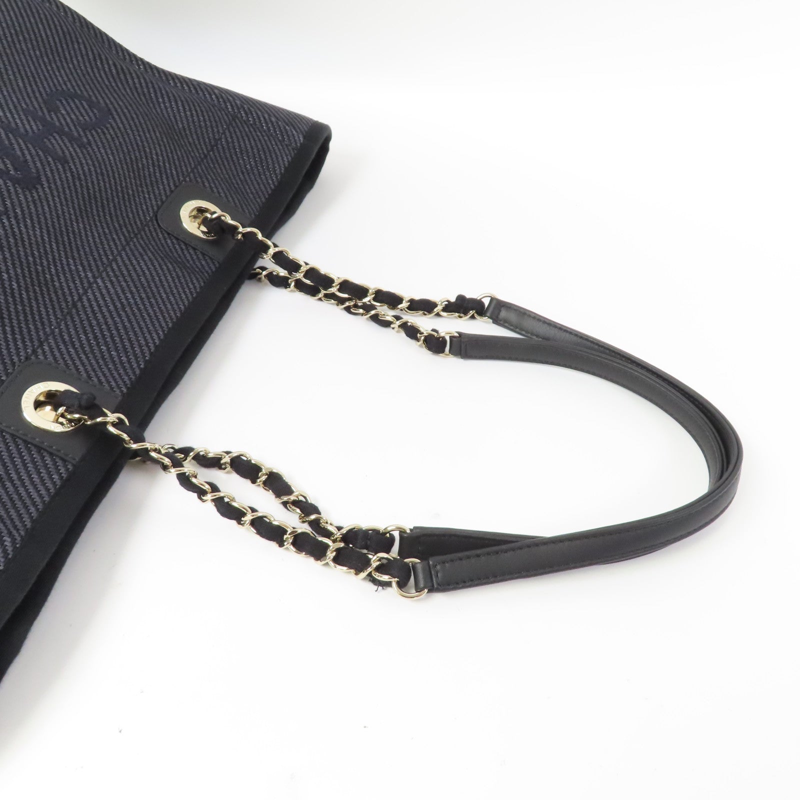 CHANEL 帆布Deauville銀扣手挽袋黑色