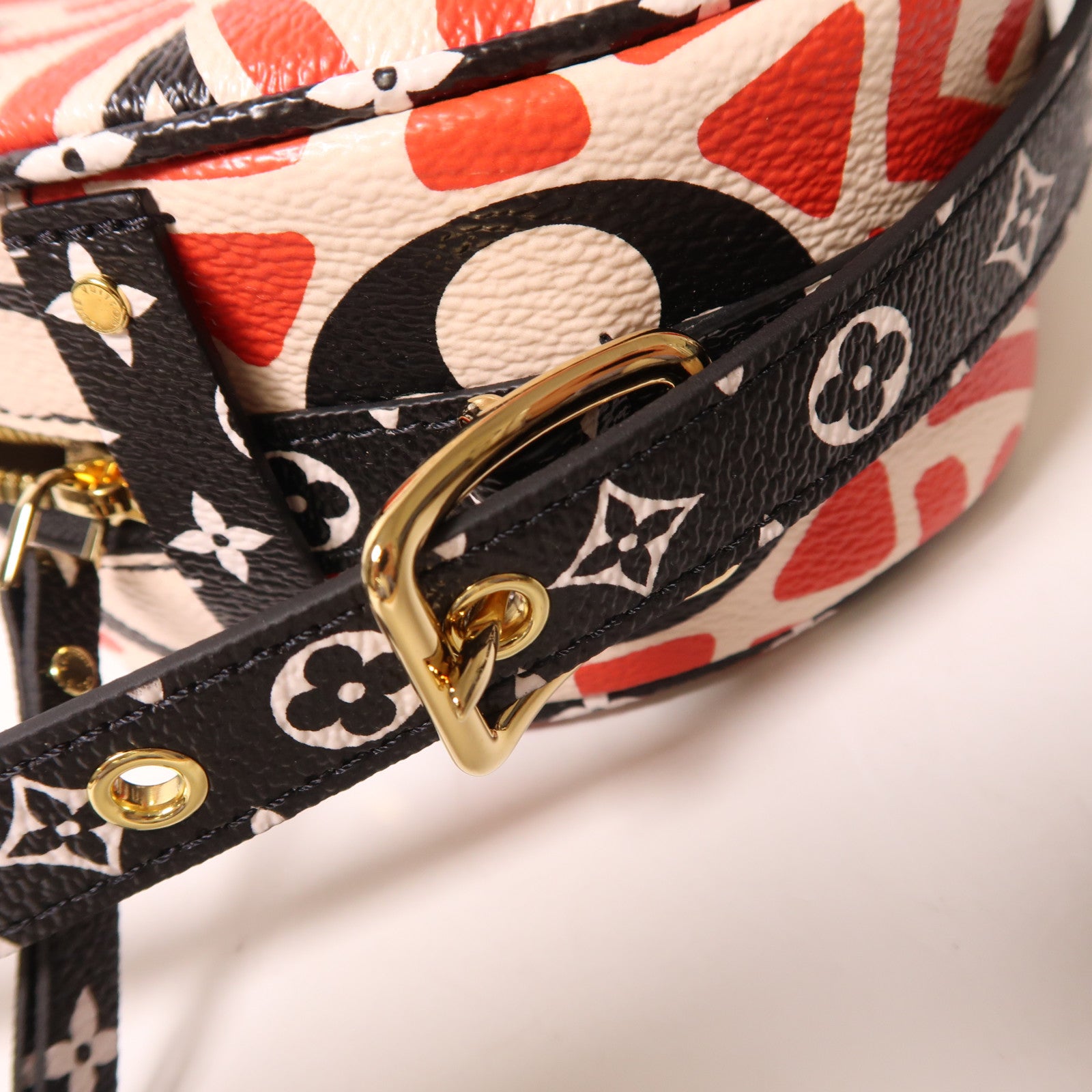 LOUIS VUITTON LV GHW Giant Boite Chapeau Shoulder Bag M45366