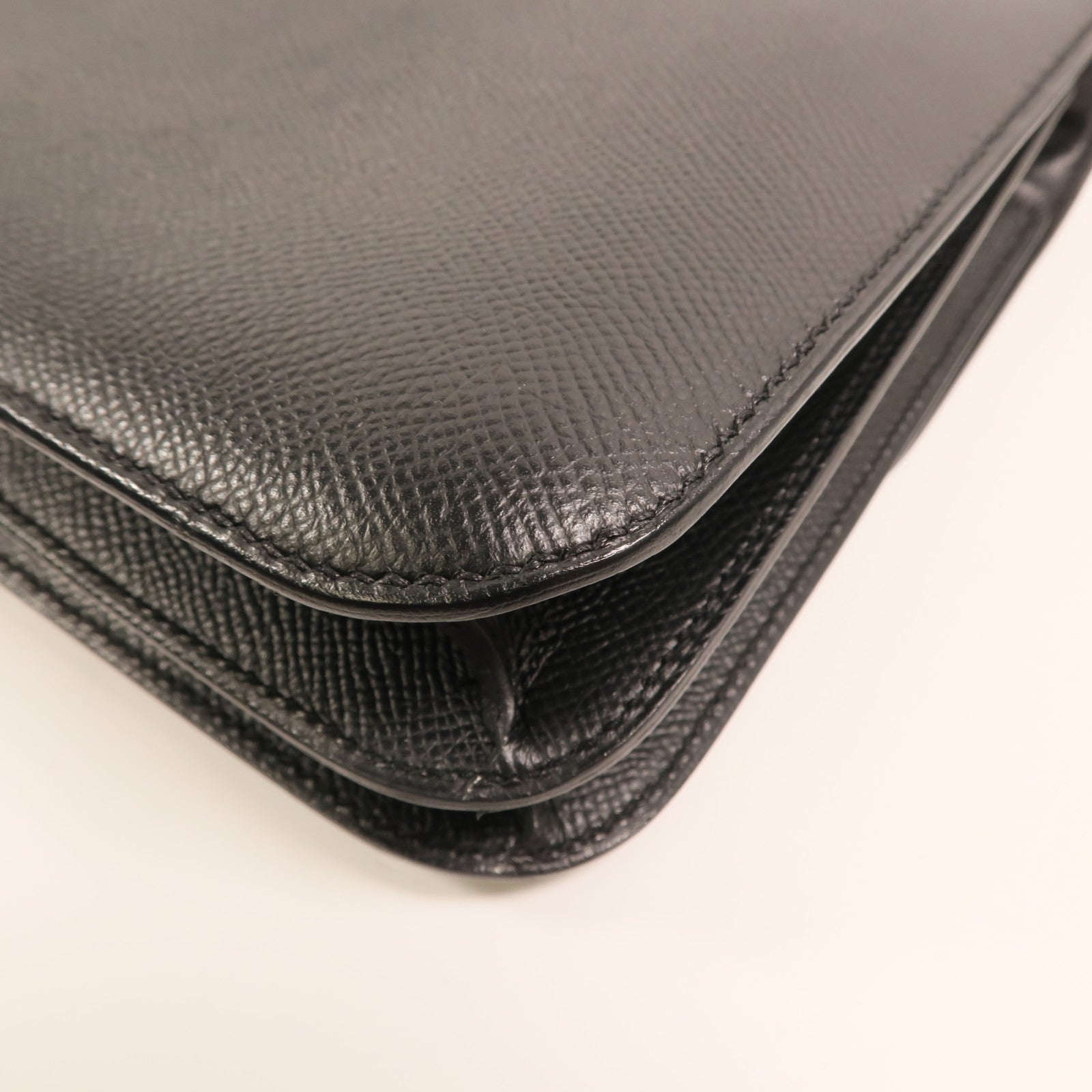 HERMES Epsom皮革Constance 24金扣肩背袋Noir
