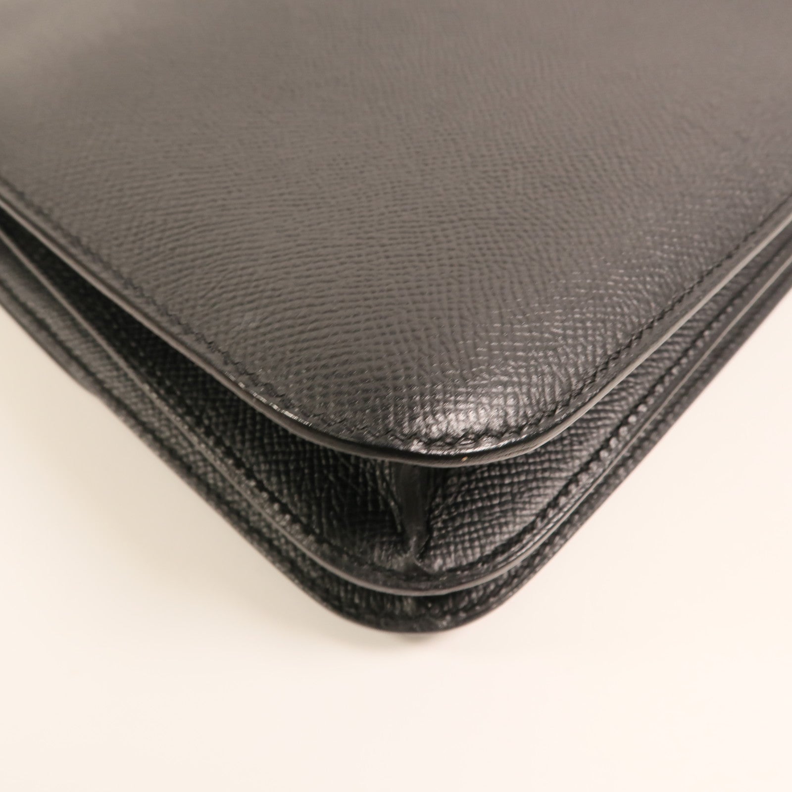 HERMES Epsom皮革Constance 24金扣肩背袋Noir