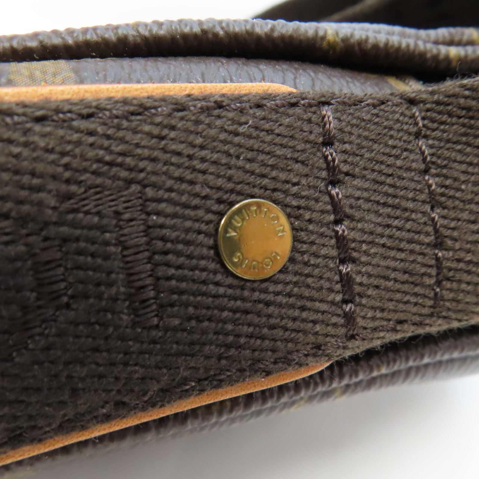 LOUIS VUITTON Monogram Trotteur Beaubourg金扣肩背袋啡色