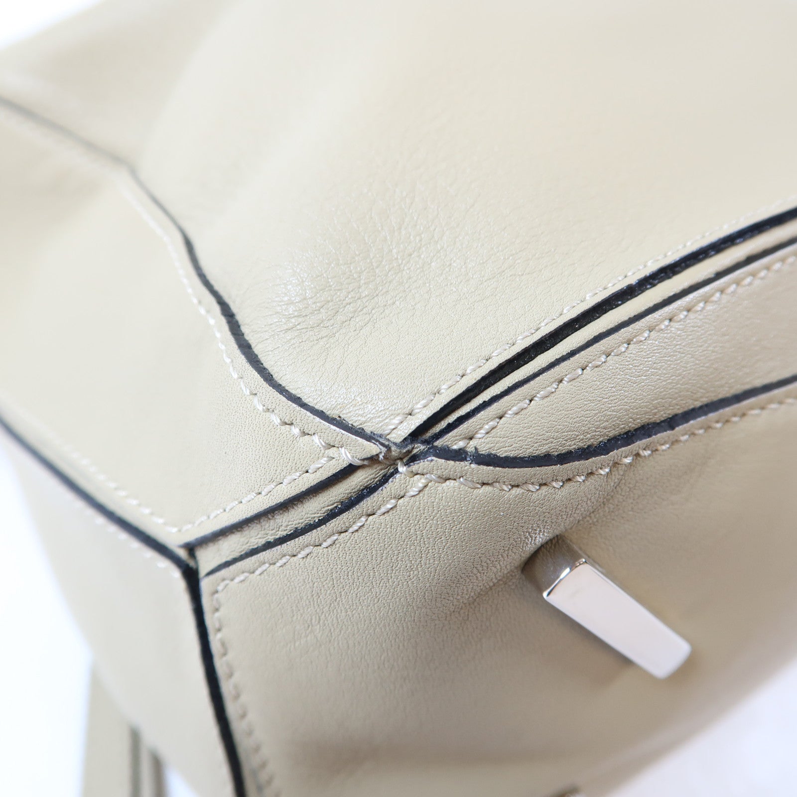 LOEWE 牛皮皮革Puzzle銀扣手挽肩背兩用袋卡其色
