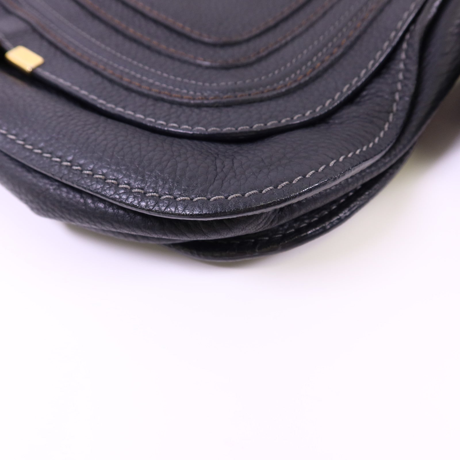 Chloe 牛皮皮革Marcie Saddle金扣肩背袋