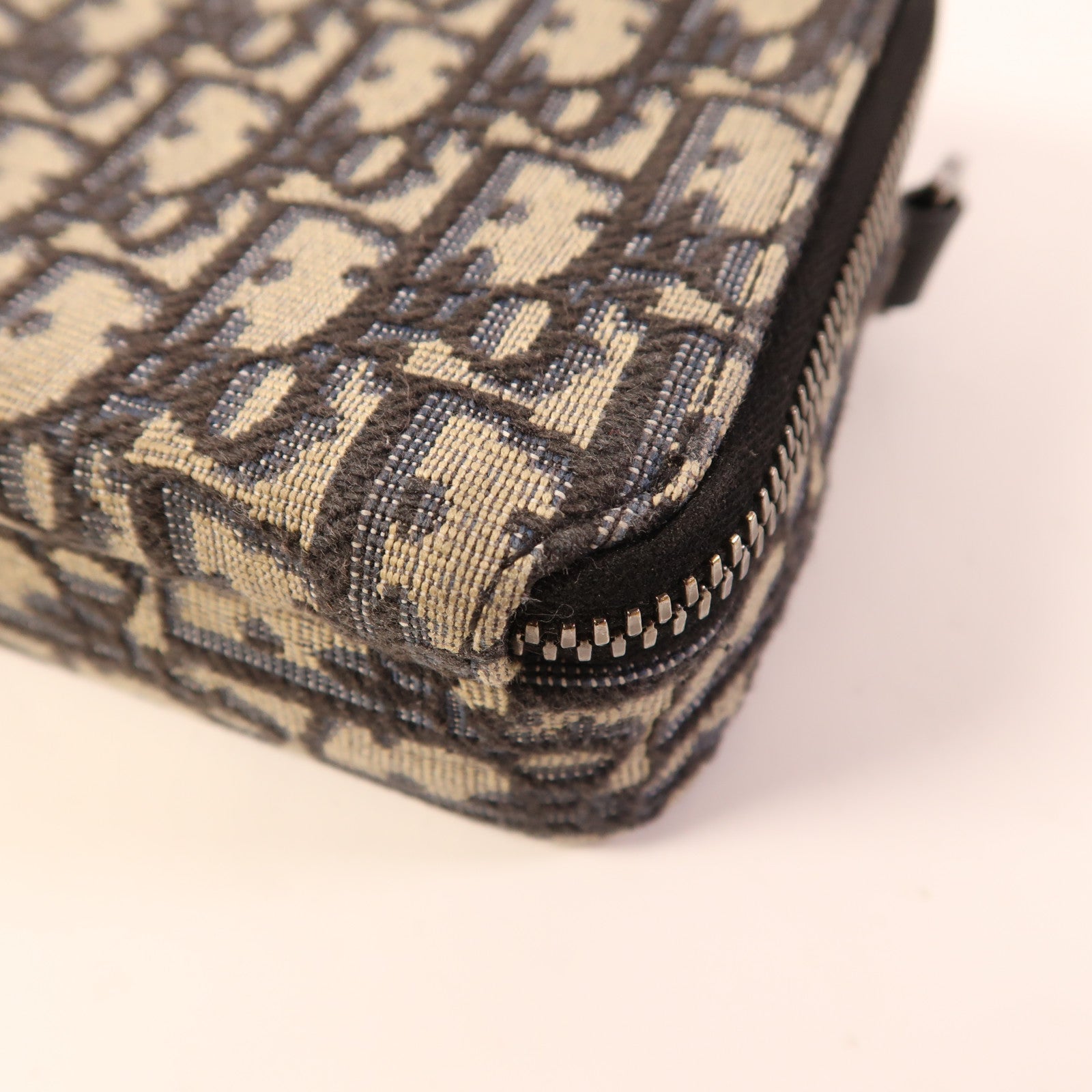 Dior 塗層帆布Zipped Pouch With Strap銀扣肩背袋