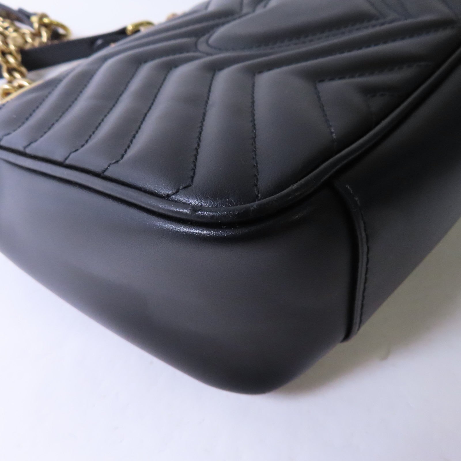 GUCCI 牛皮皮革GG Marmont Chain Shoulder Bag金扣鏈帶肩背袋黑色