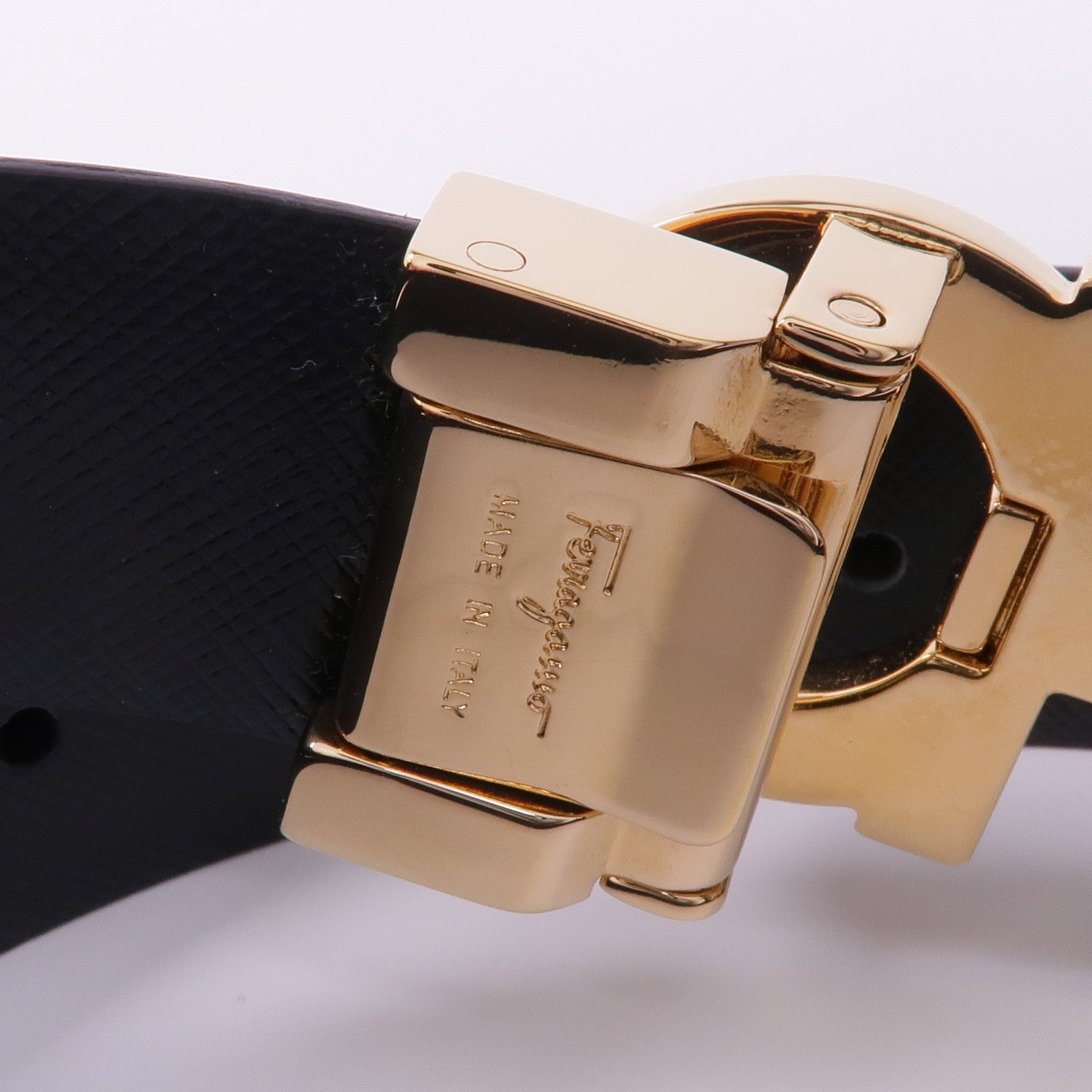 Salvatore Ferragamo 牛皮皮革Belt金扣皮帶