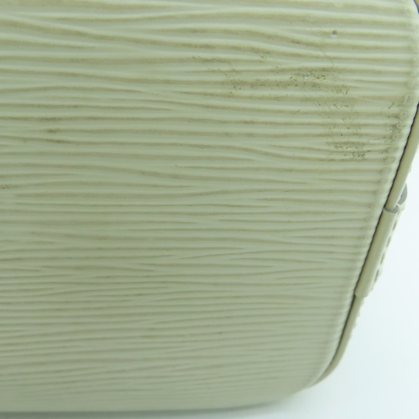 LOUIS VUITTON Epi Lockit Vertical Silver Buckle Handle Bag White