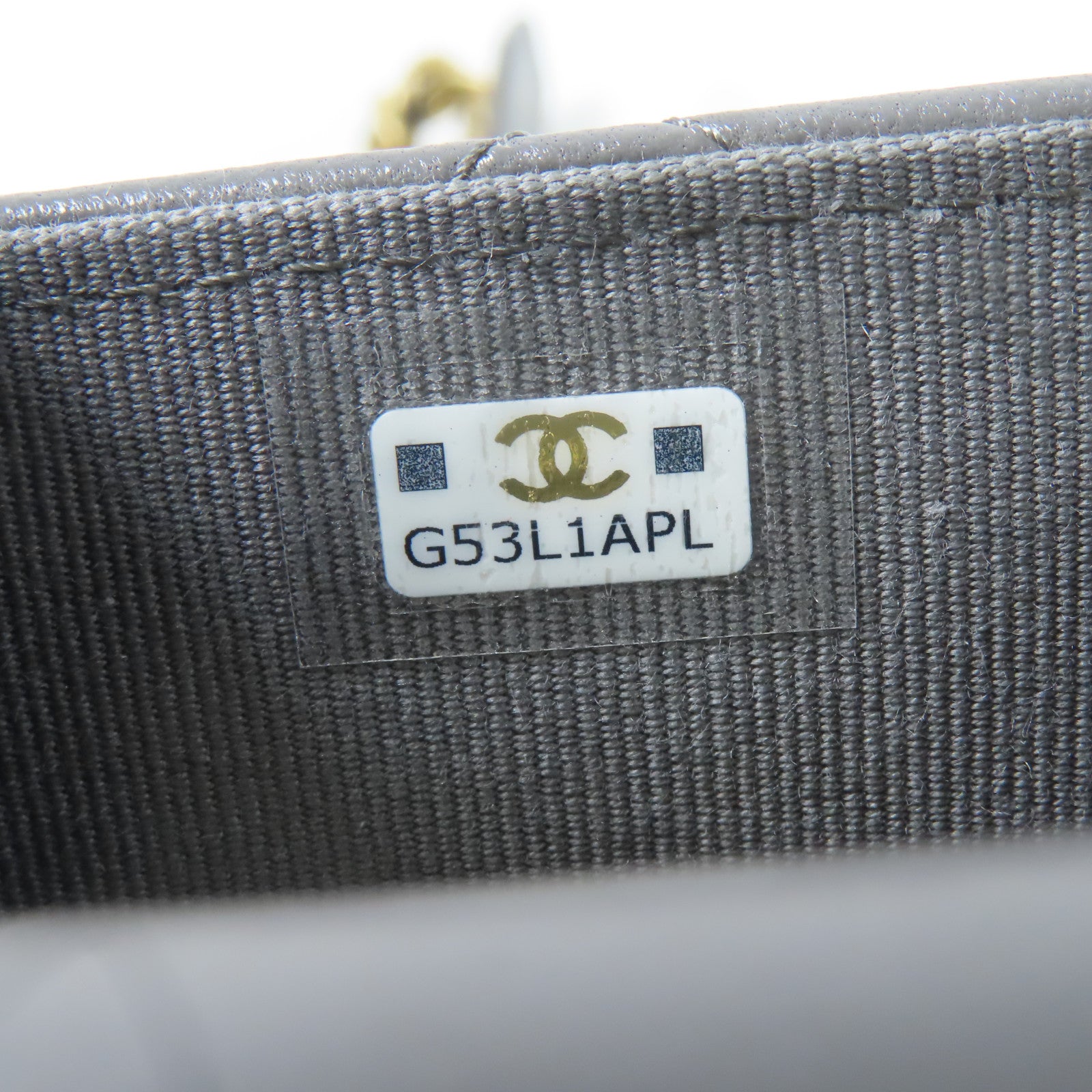 CHANEL 菱格羊皮皮革19 Phone Case鏈帶手挽肩背兩用袋灰色