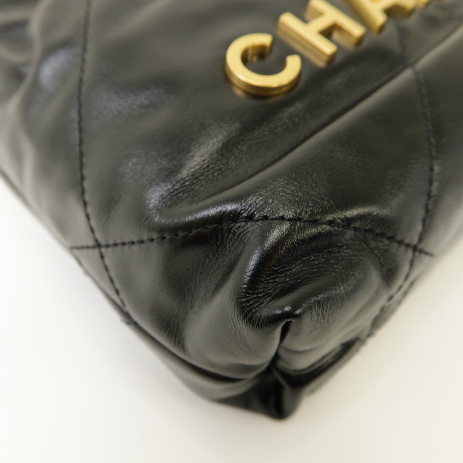 CHANEL 【激減優惠】菱格牛皮皮革22 Mini金扣手挽肩背兩用袋黒色
