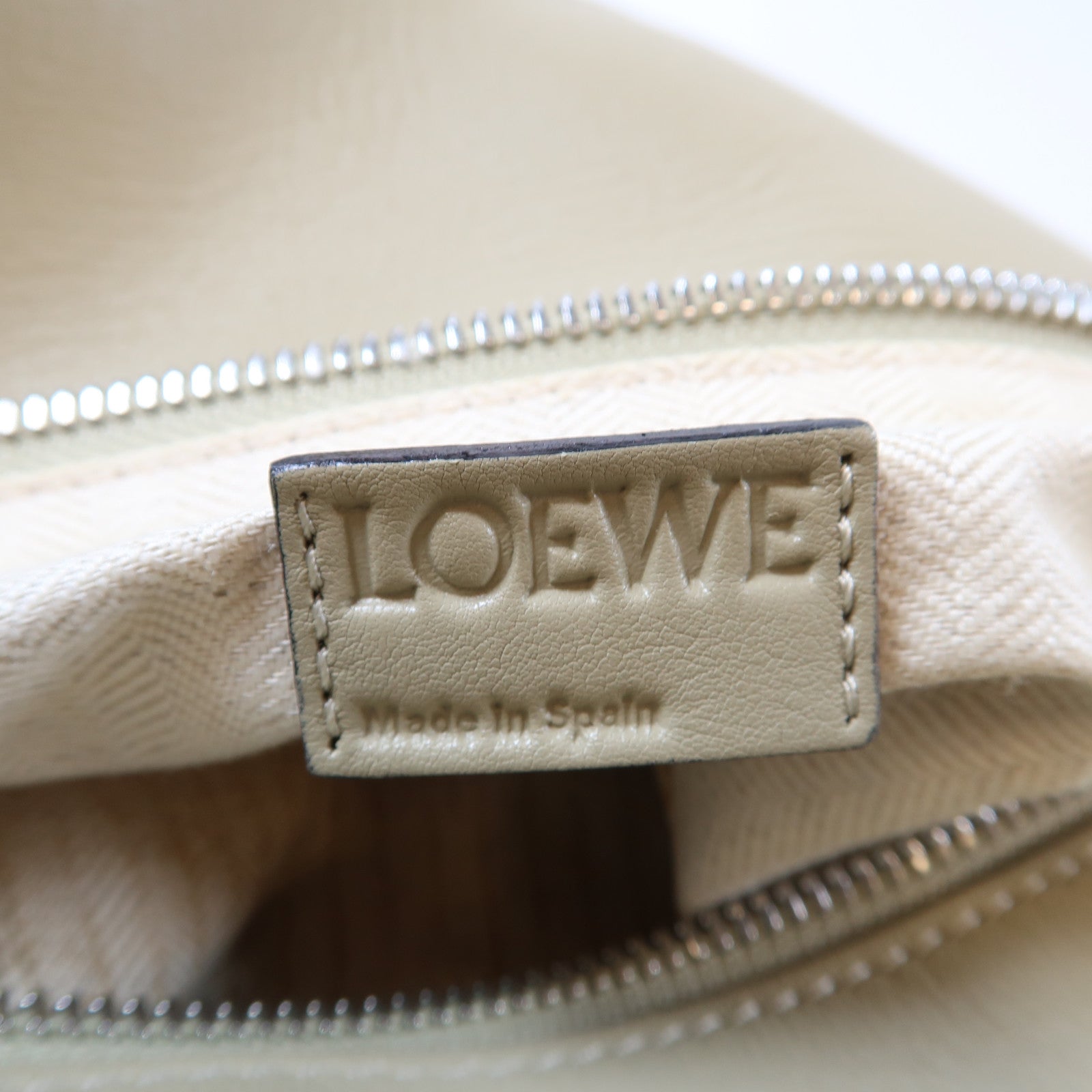 LOEWE 牛皮皮革Puzzle銀扣手挽肩背兩用袋卡其色