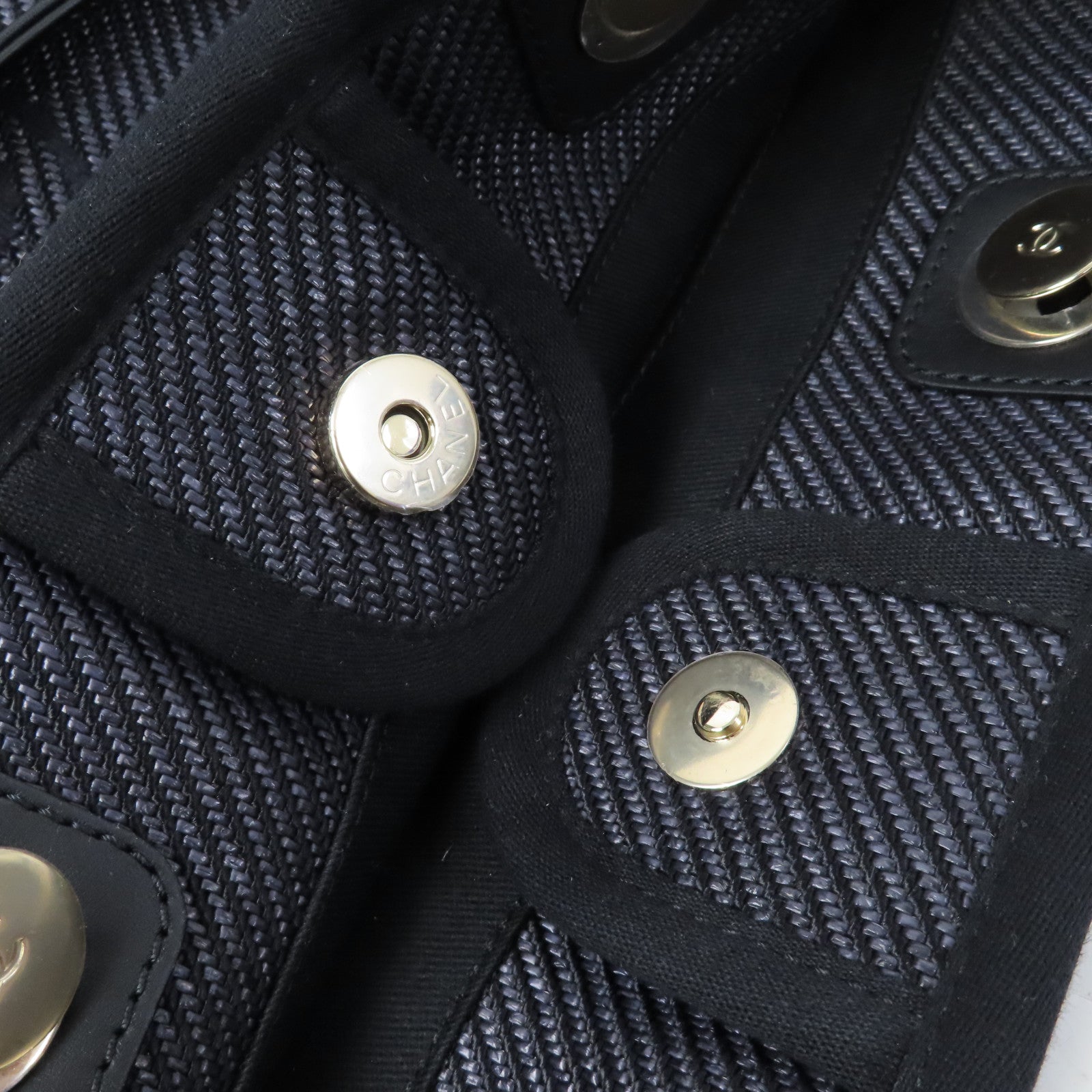 CHANEL 帆布Deauville銀扣手挽袋黑色