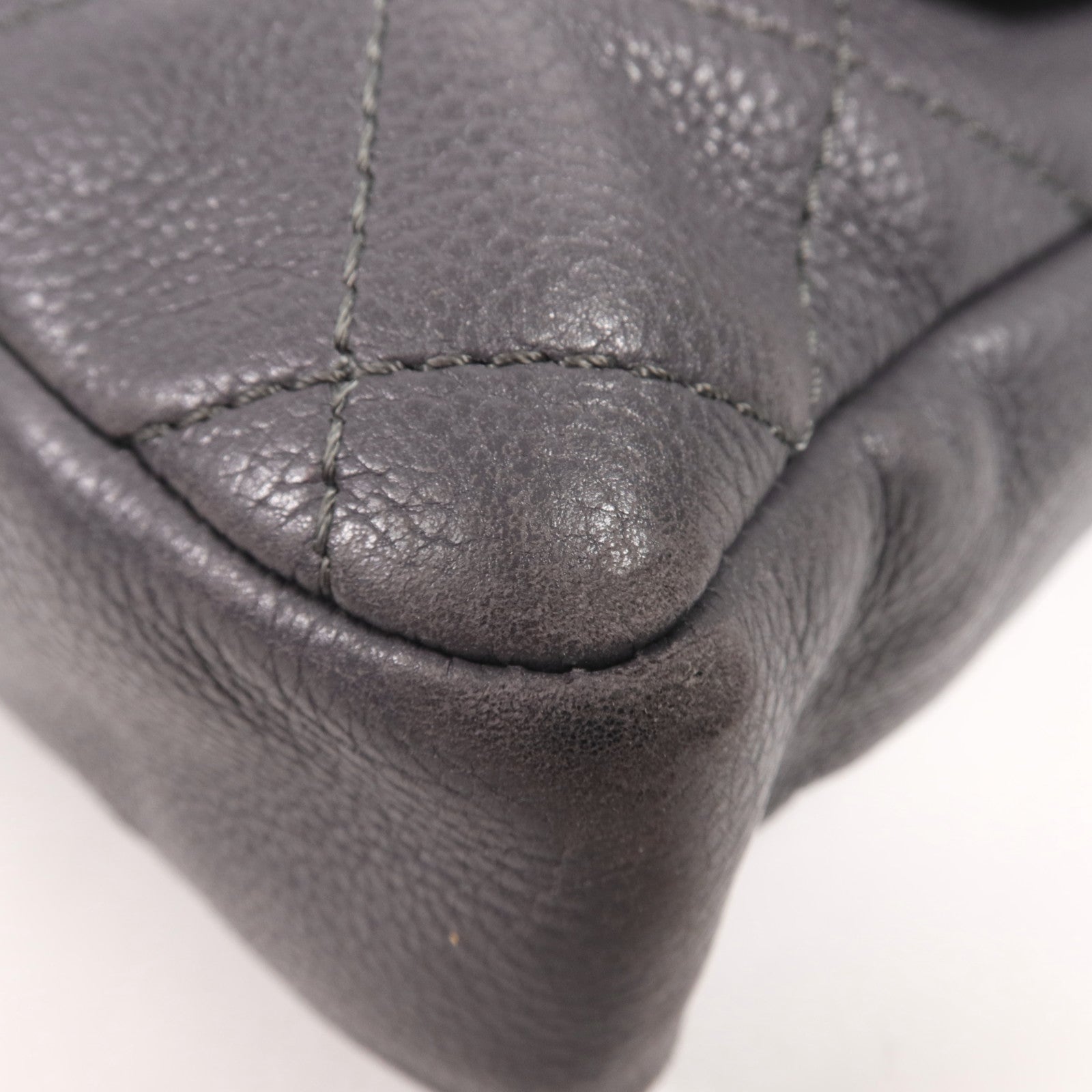 CHANEL 牛皮皮革Chain Shoulder銀扣肩背袋