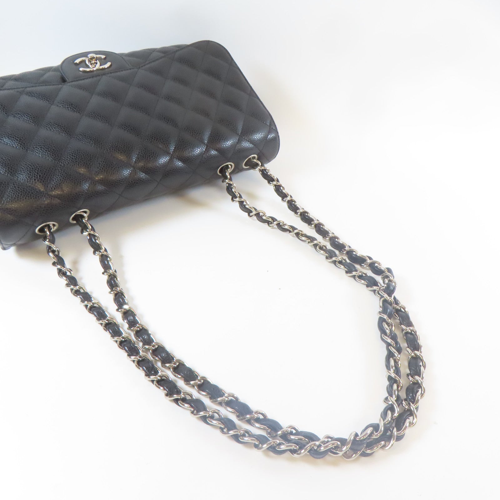 CHANEL 菱格Caviar皮革Jumbo銀扣鏈帶肩背袋黑色